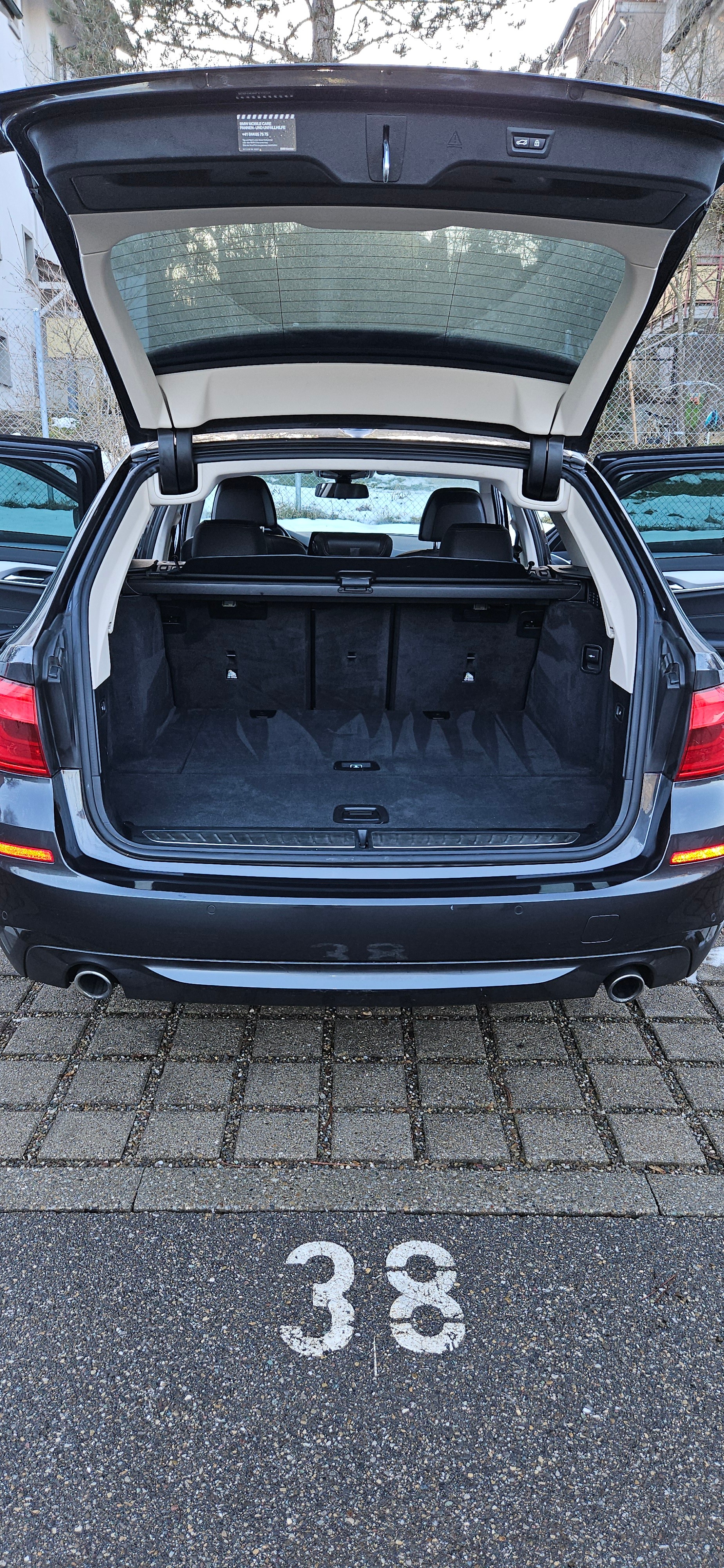 BMW 530d xDrive Touring Steptronic-image-4