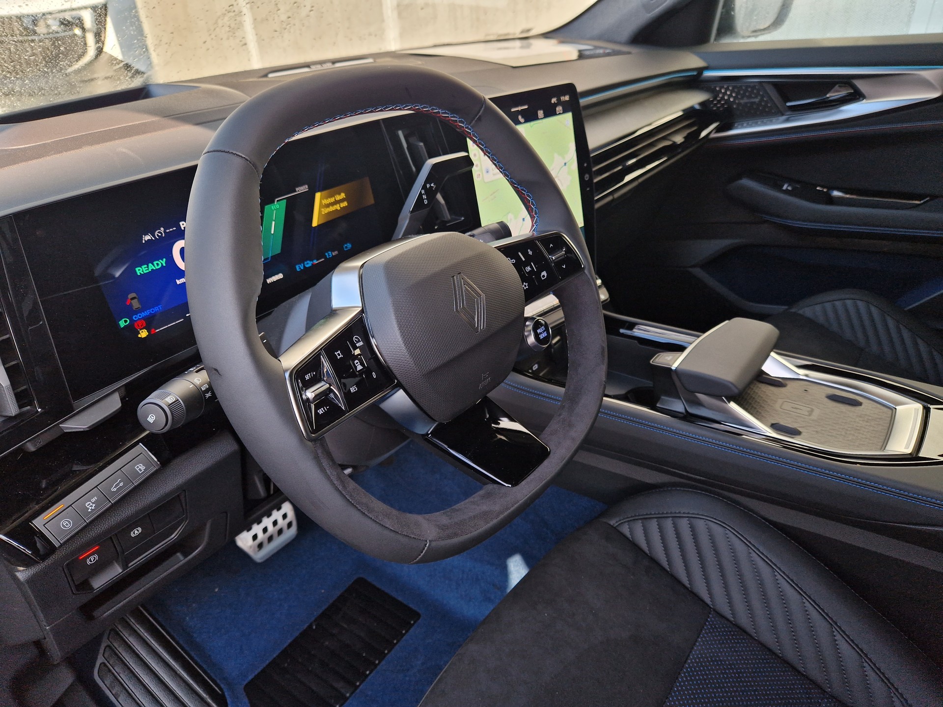 RENAULT Rafale 1.2 E-Tech Plug-in Hybrid 300 4x4 Atelier Alpine-image-6