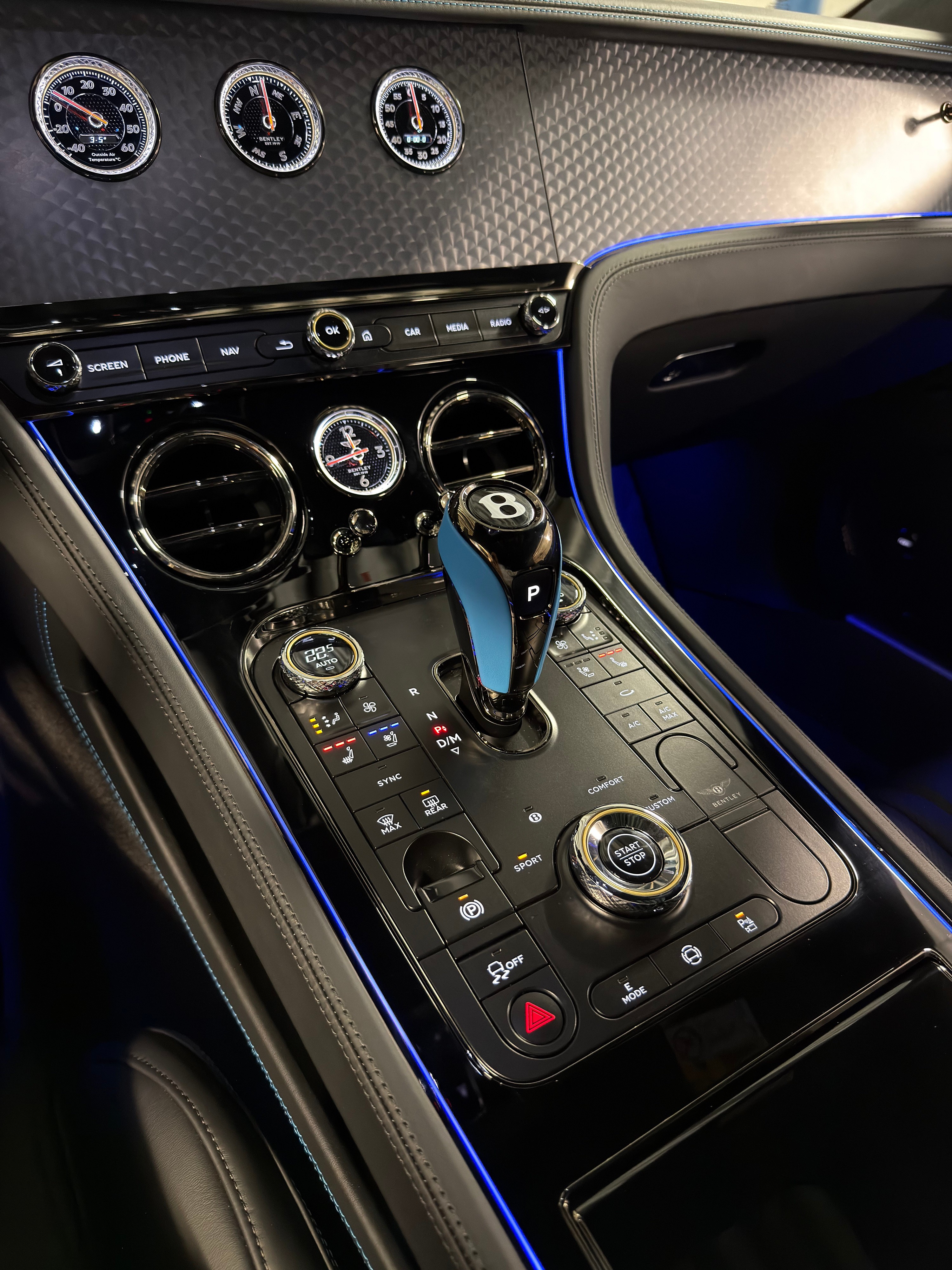 Image BENTLEY CONTINENTAL Continental GT 4.0 V8 PHEV Black Crystal