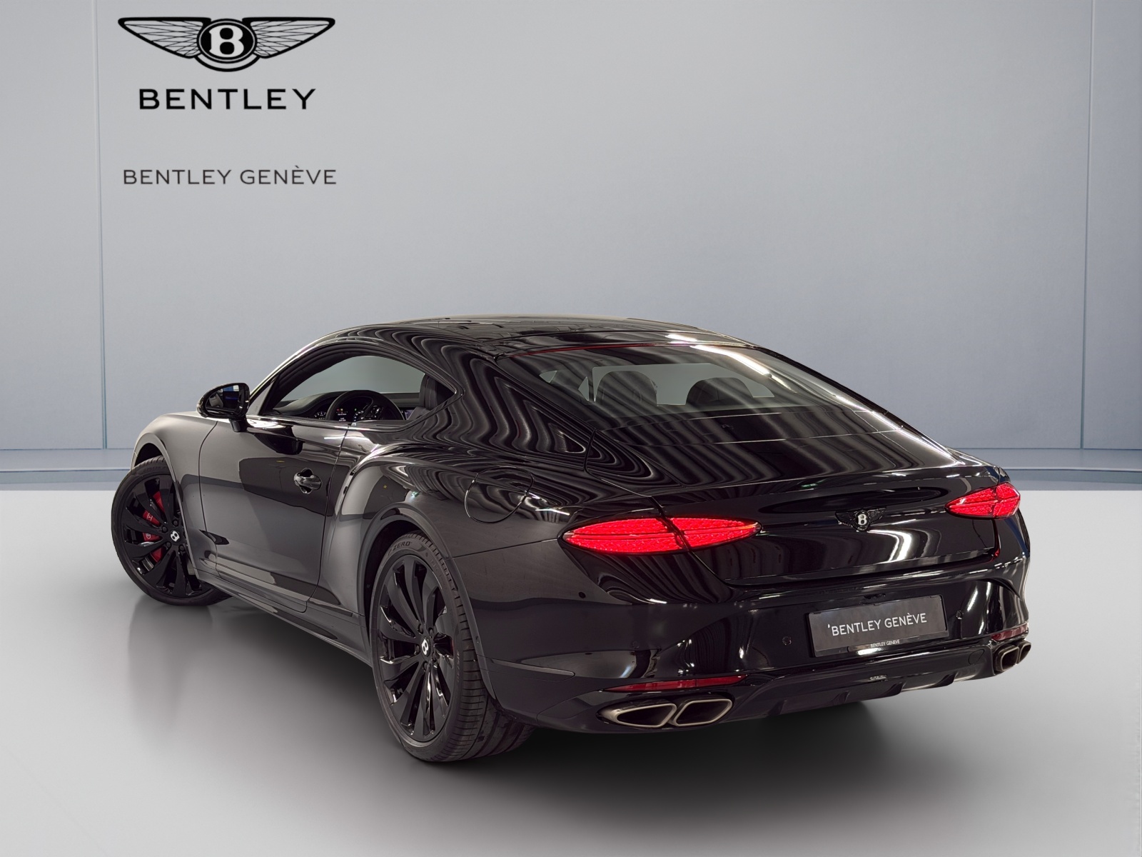 BENTLEY Continental GT 4.0 V8 PHEV Black Crystal-showroom-element-3
