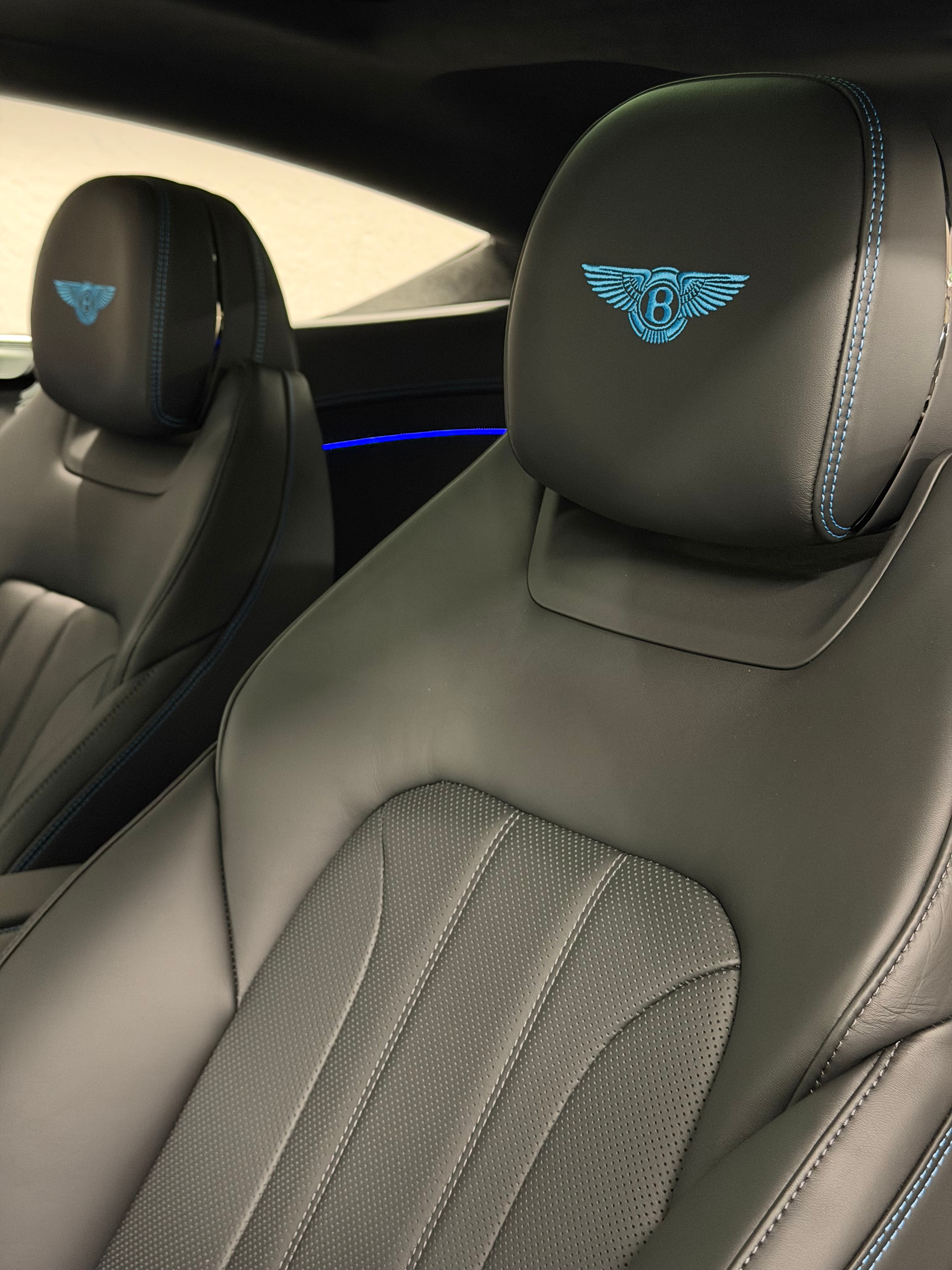 Image BENTLEY CONTINENTAL Continental GT 4.0 V8 PHEV Black Crystal