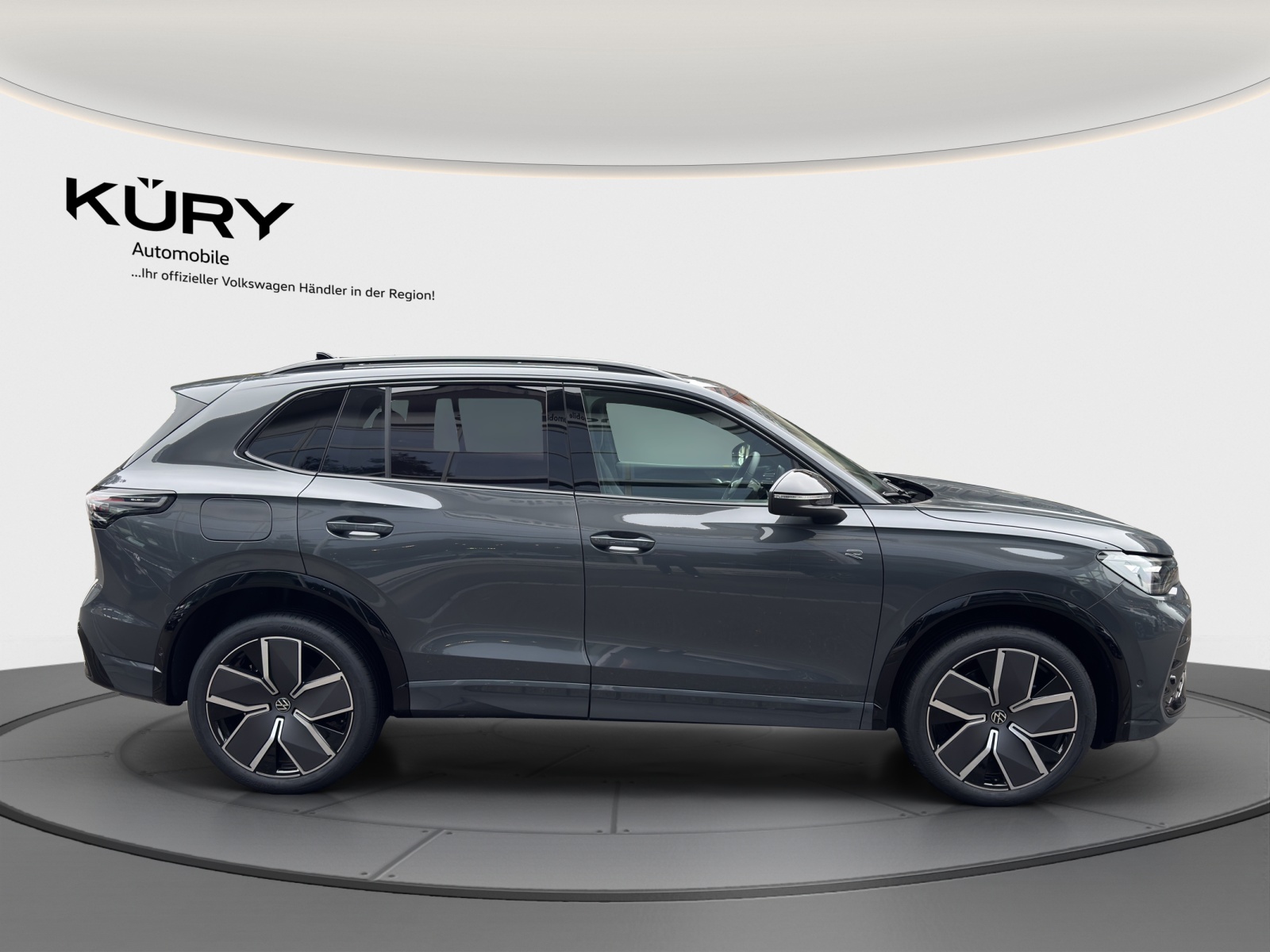 VW Tiguan 2.0 TSI DSG R-Line 4Motion-image-3