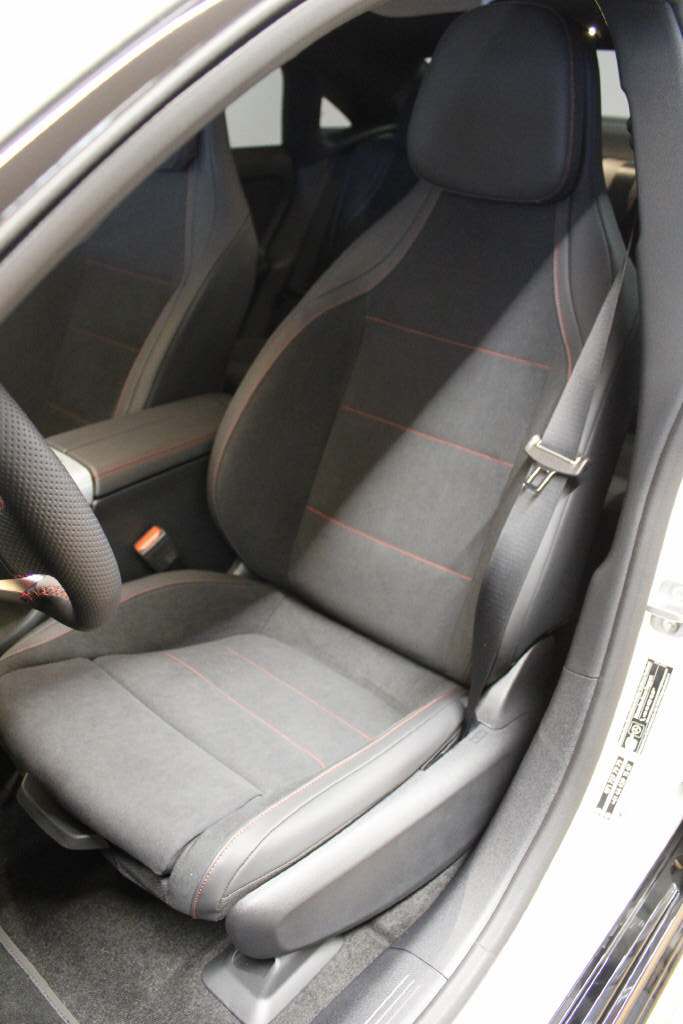MERCEDES-BENZ CLA 220 4Matic AMG Line-image-4