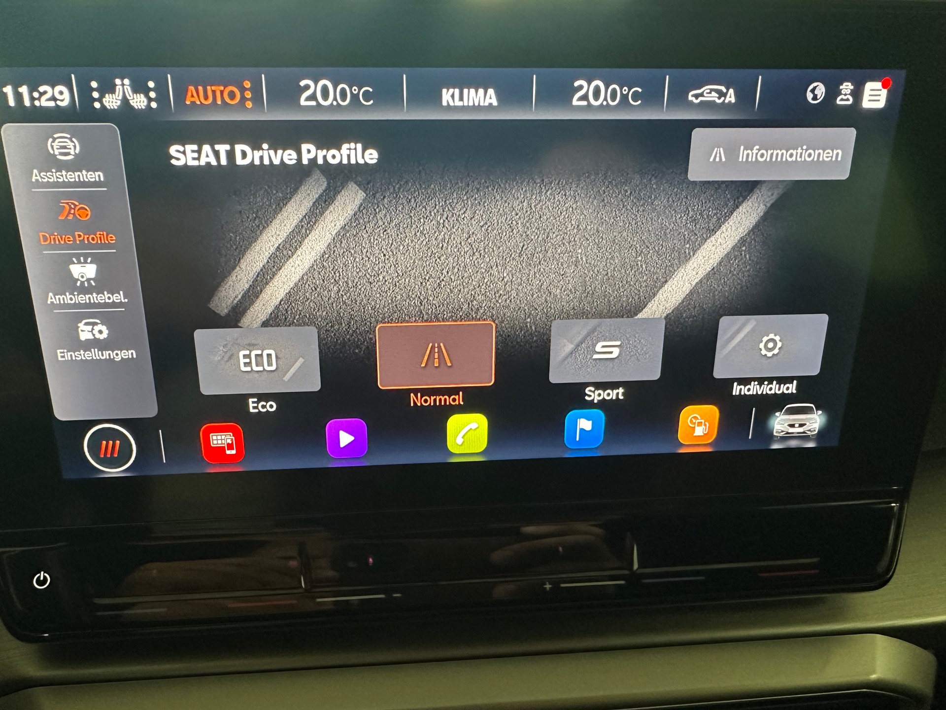 SEAT Leon 1.5 eTSI mHEV DSG FR-image-11