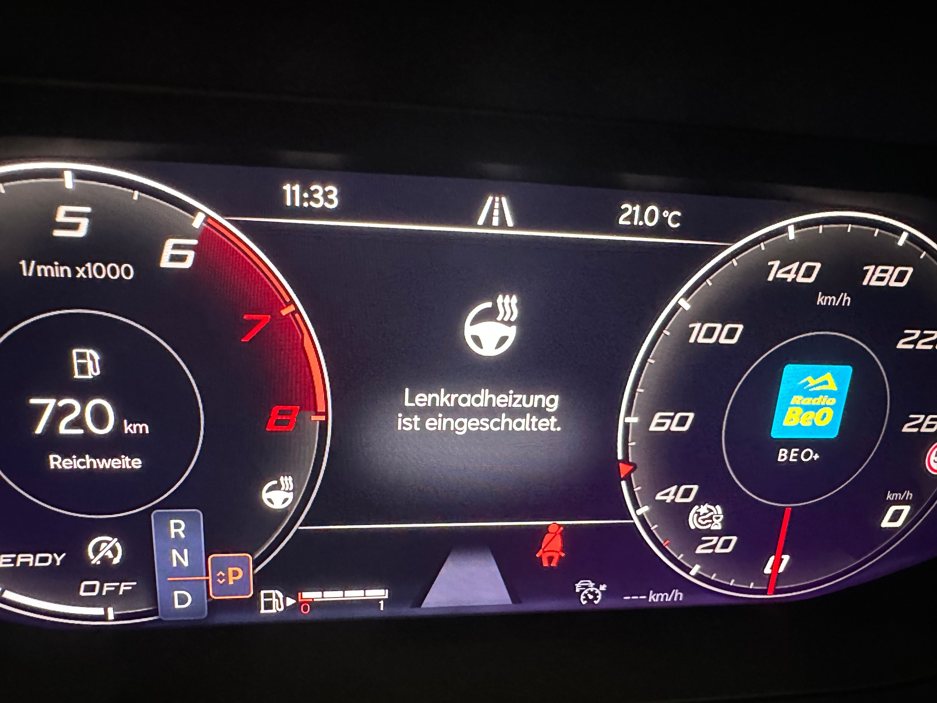SEAT Leon 1.5 eTSI mHEV DSG FR-image-14