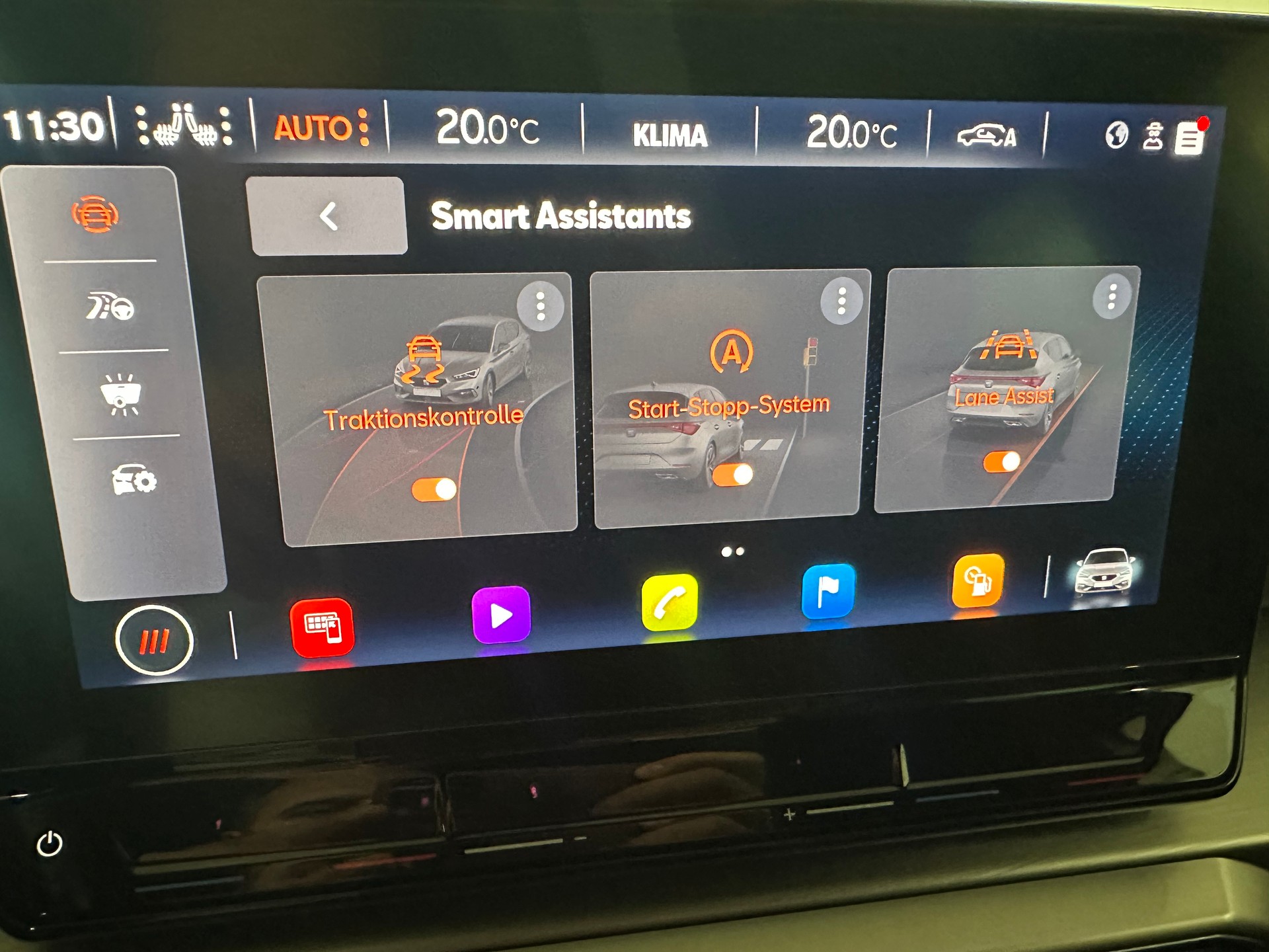 SEAT Leon 1.5 eTSI mHEV DSG FR-image-13