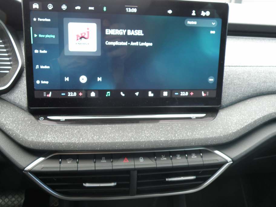 SKODA Octavia Combi 2.0 TDI 150 Selection DSG-image-5