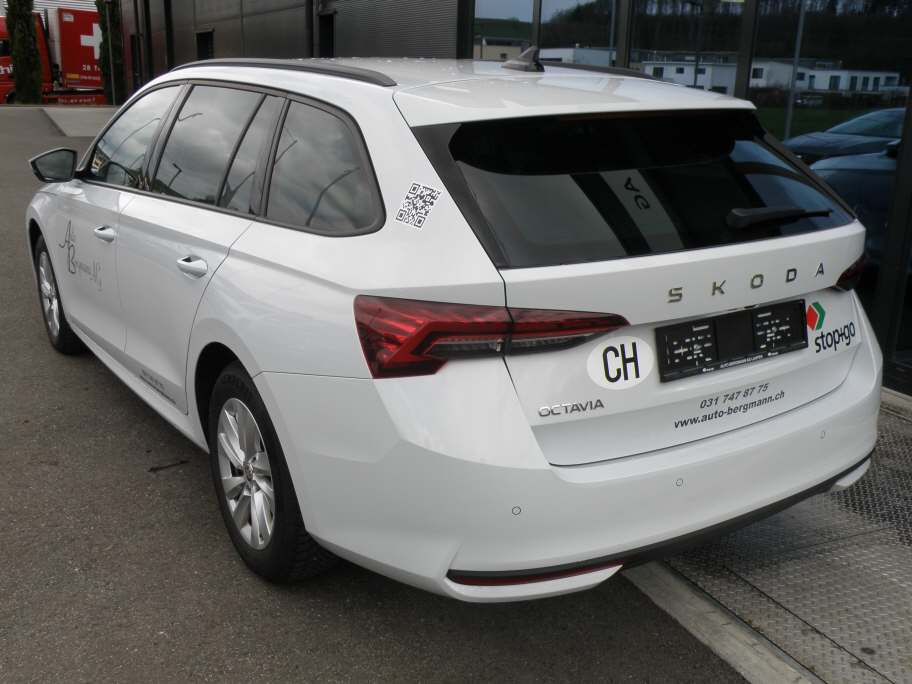 SKODA Octavia Combi 2.0 TDI 150 Selection DSG-showroom-element-1