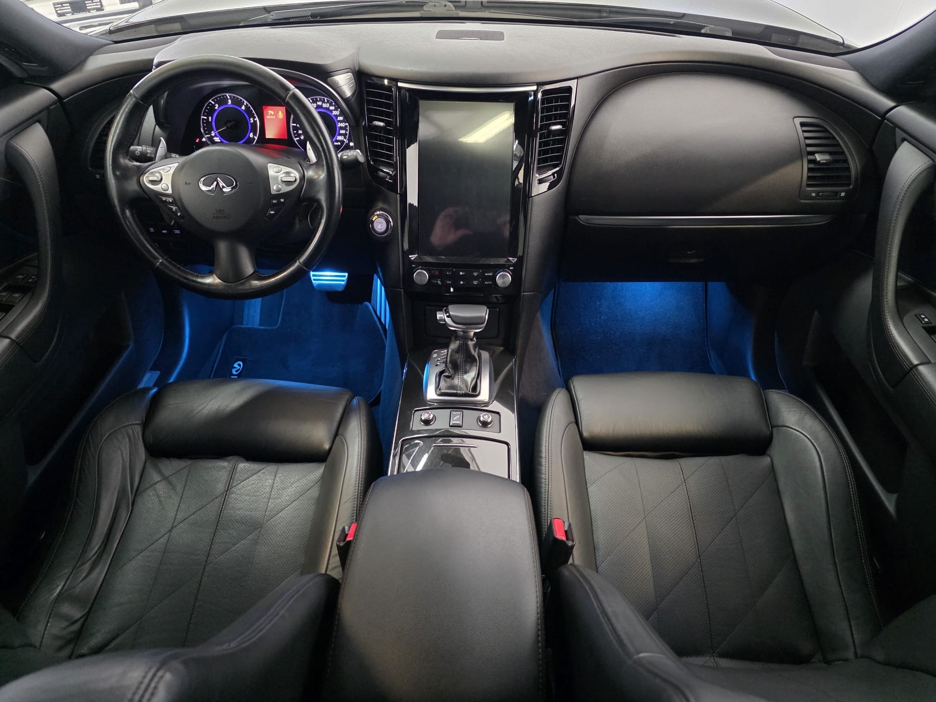INFINITI FX30d S Premium AWD Automatic-image-16