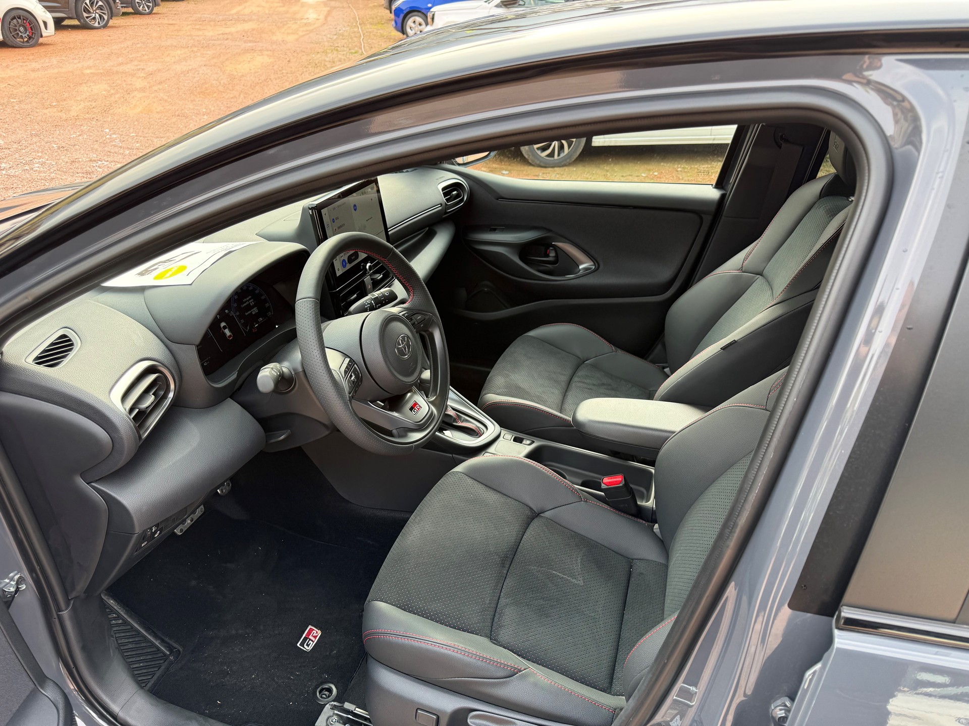TOYOTA Yaris 1.5 GR Sport e-CVT-image-7