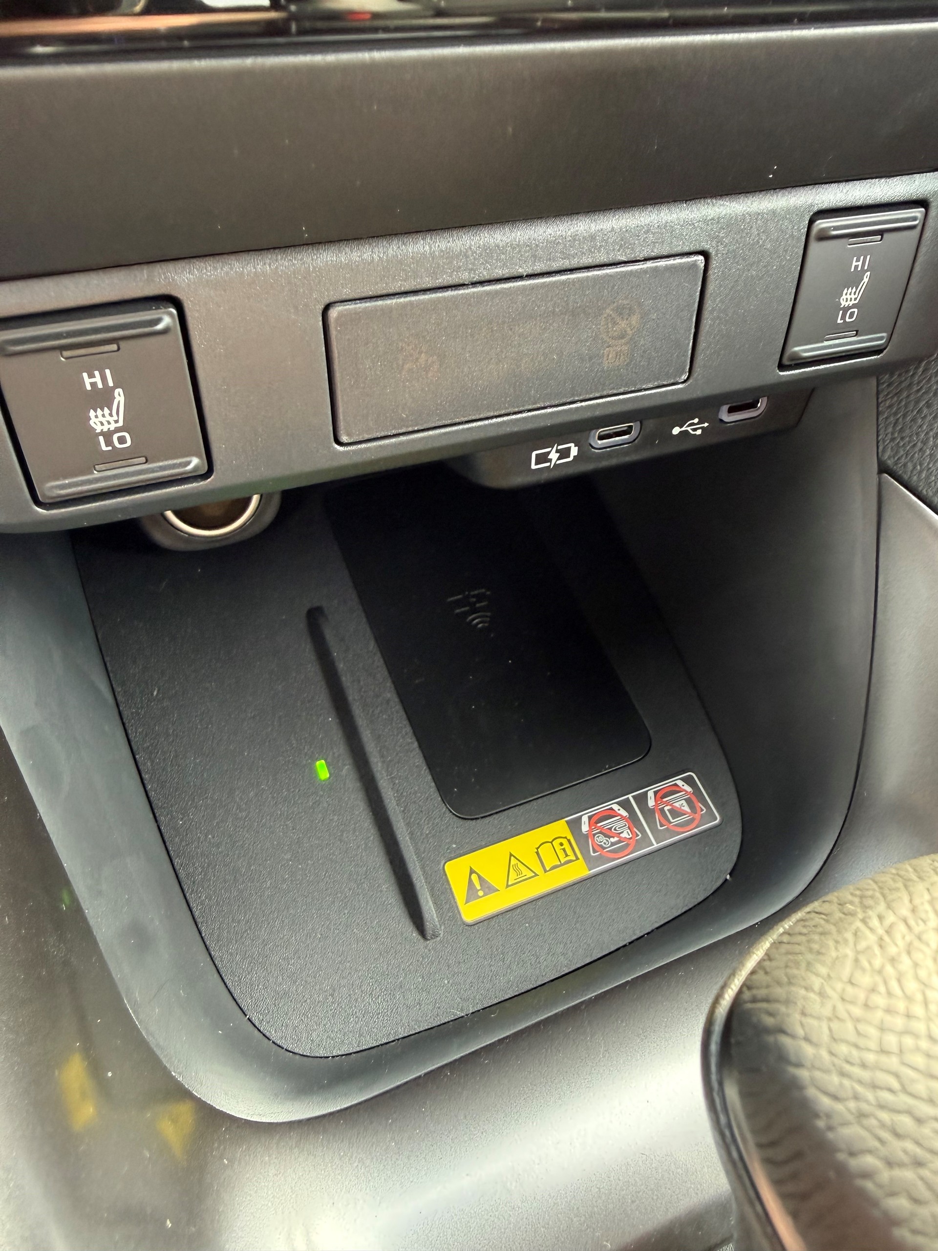 TOYOTA Yaris 1.5 GR Sport e-CVT-image-15
