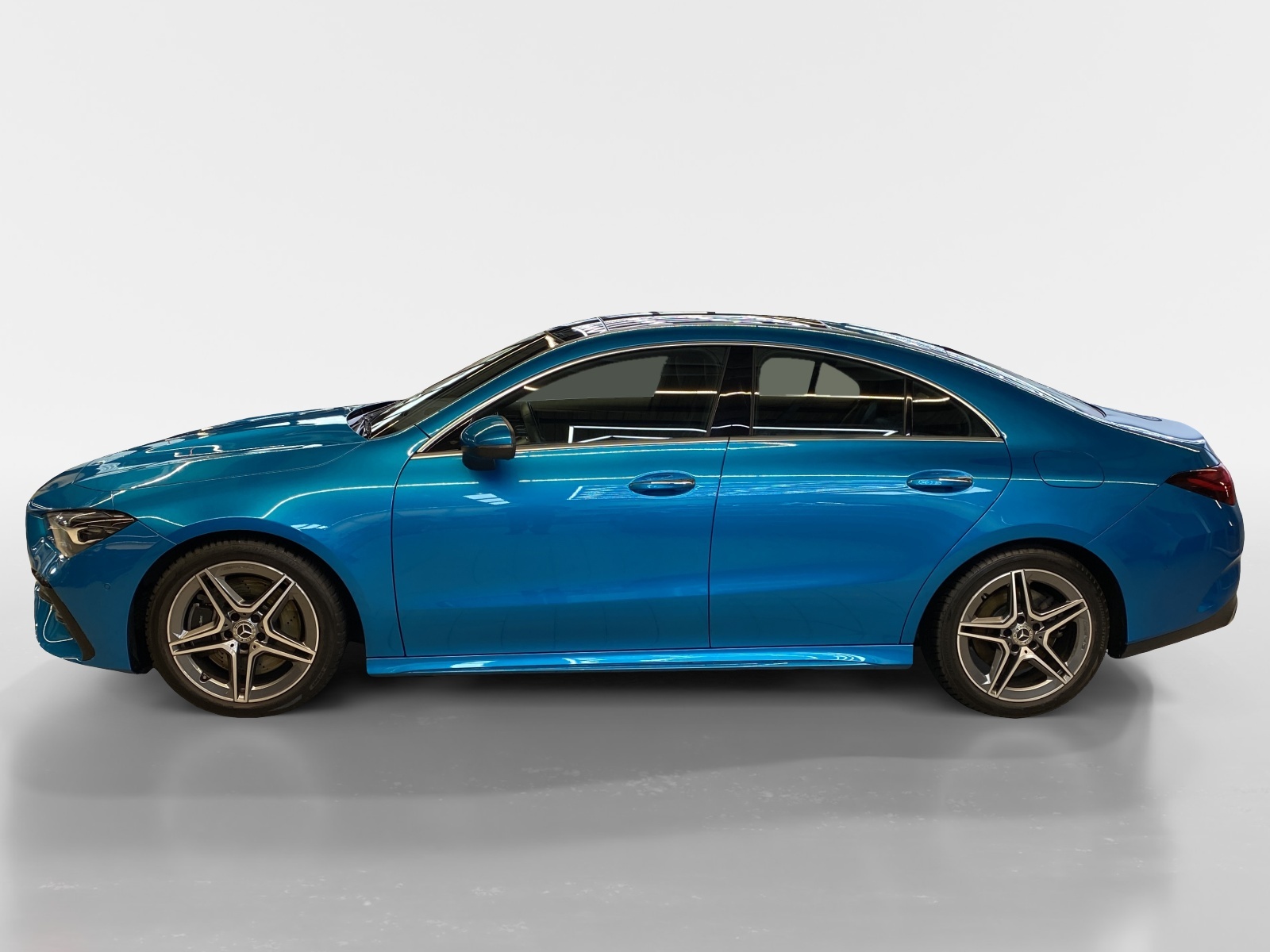 MERCEDES-BENZ CLA 250 AMG Line 4MATIC-image-2