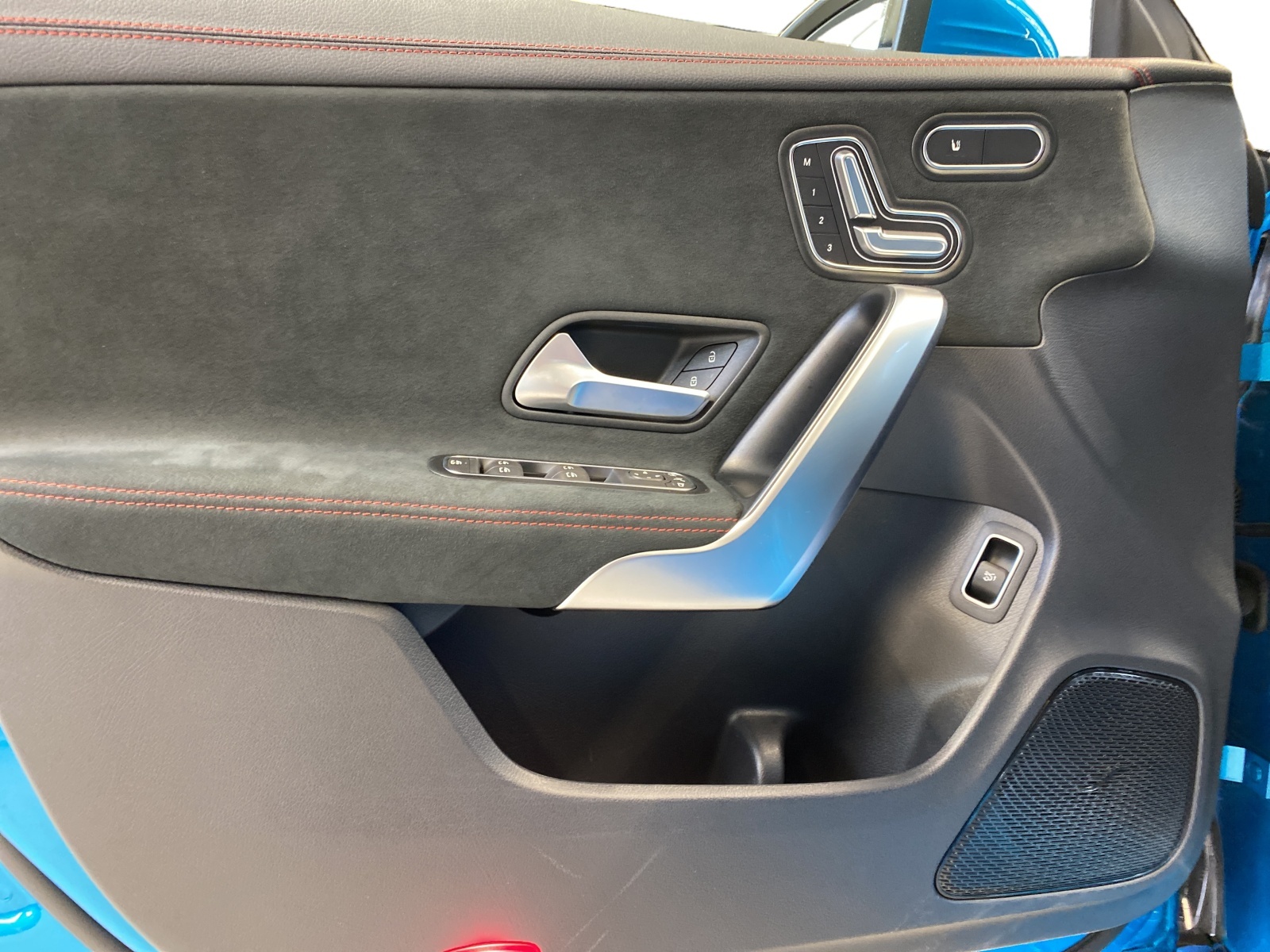 MERCEDES-BENZ CLA 250 AMG Line 4MATIC-image-10