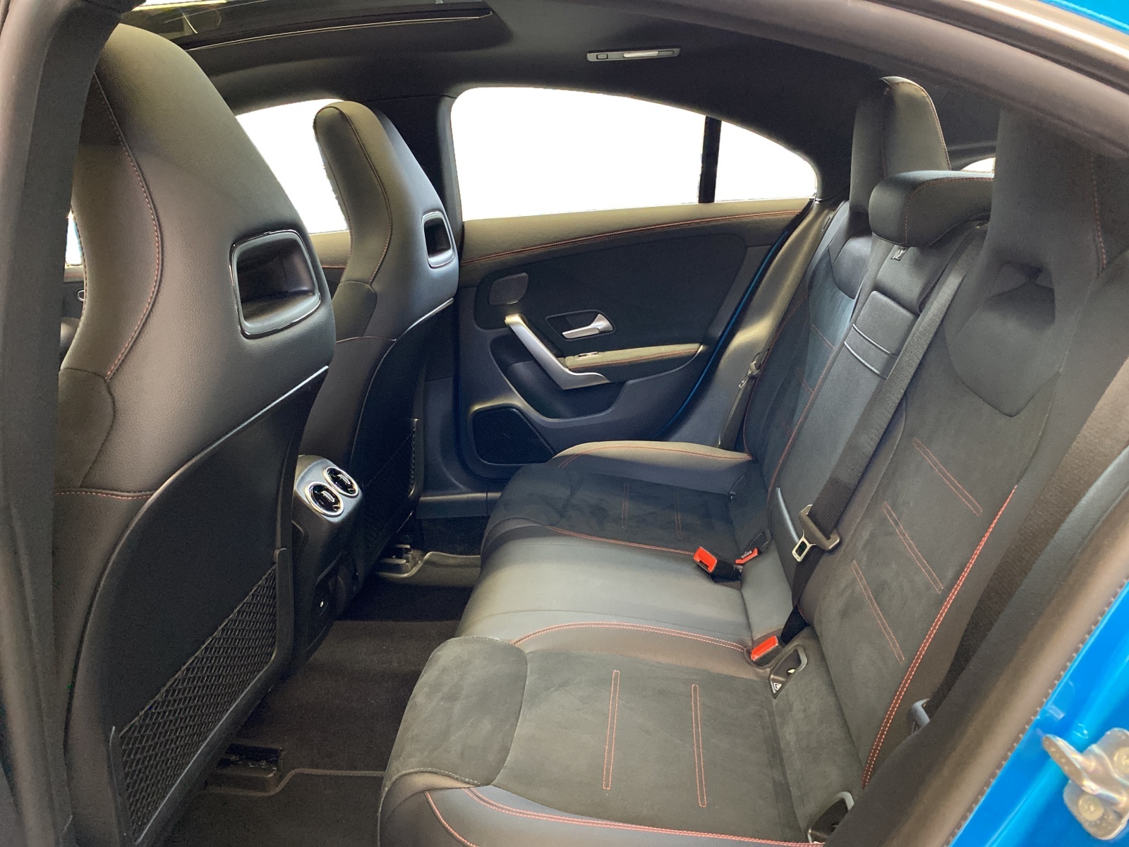 MERCEDES-BENZ CLA 250 AMG Line 4MATIC-image-7