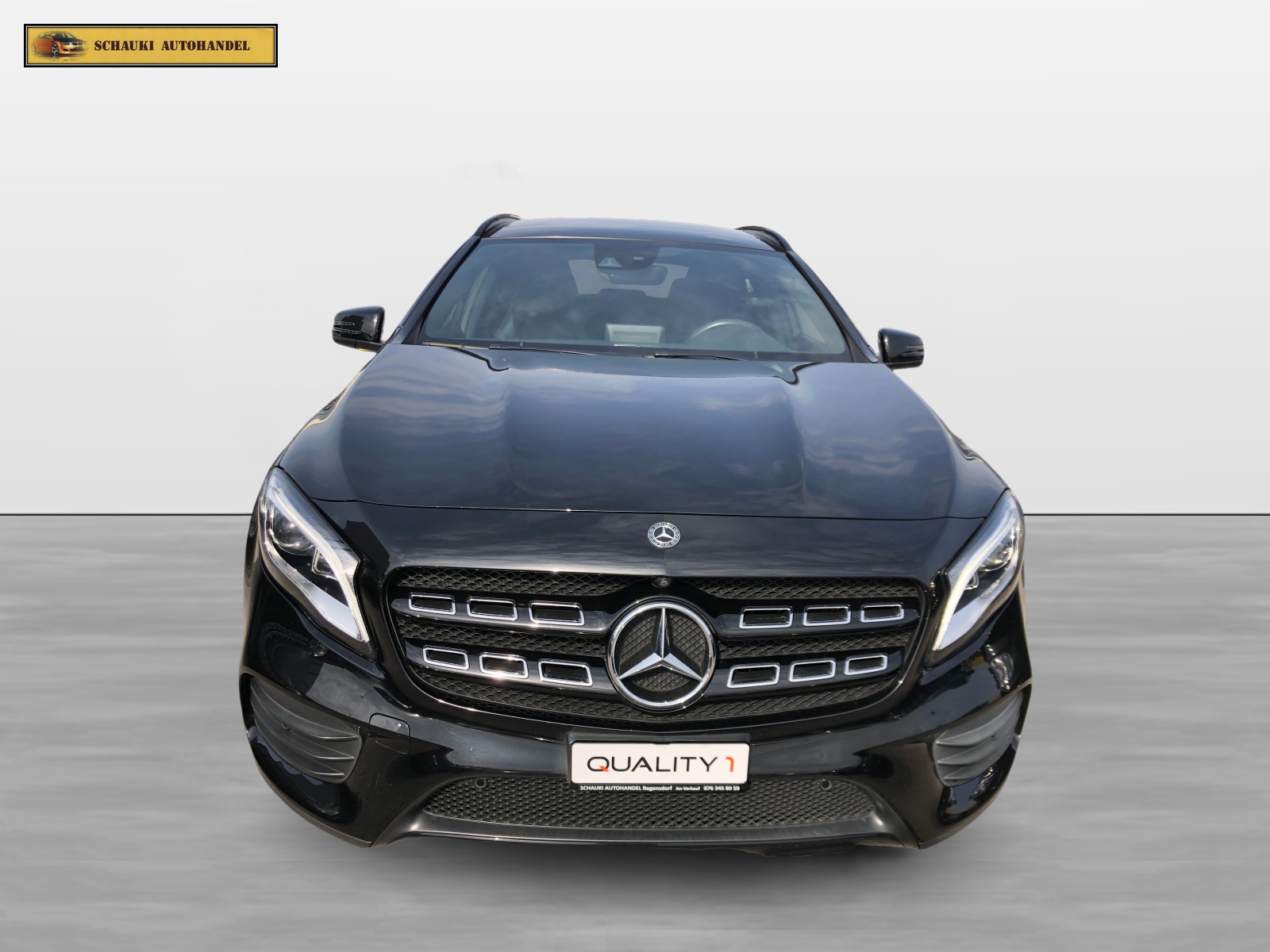 MERCEDES-BENZ GLA 220 AMG Line 4Matic 7G-DCT-showroom-element-1