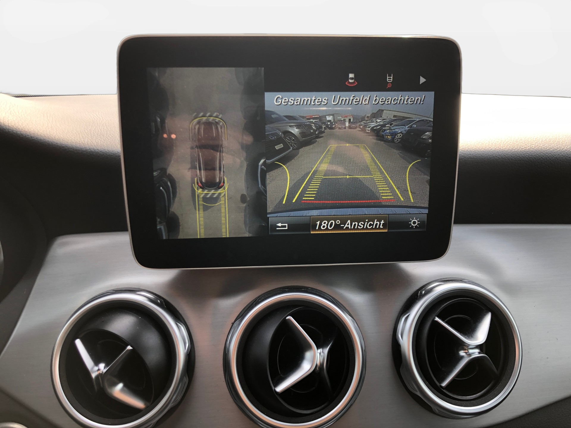 MERCEDES-BENZ GLA 220 AMG Line 4Matic 7G-DCT-image-9