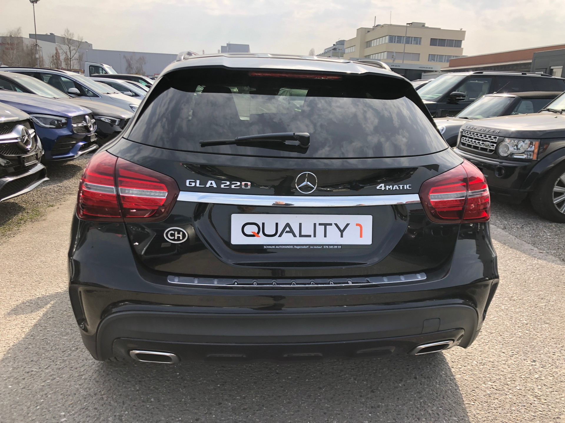 MERCEDES-BENZ GLA 220 AMG Line 4Matic 7G-DCT-image-4