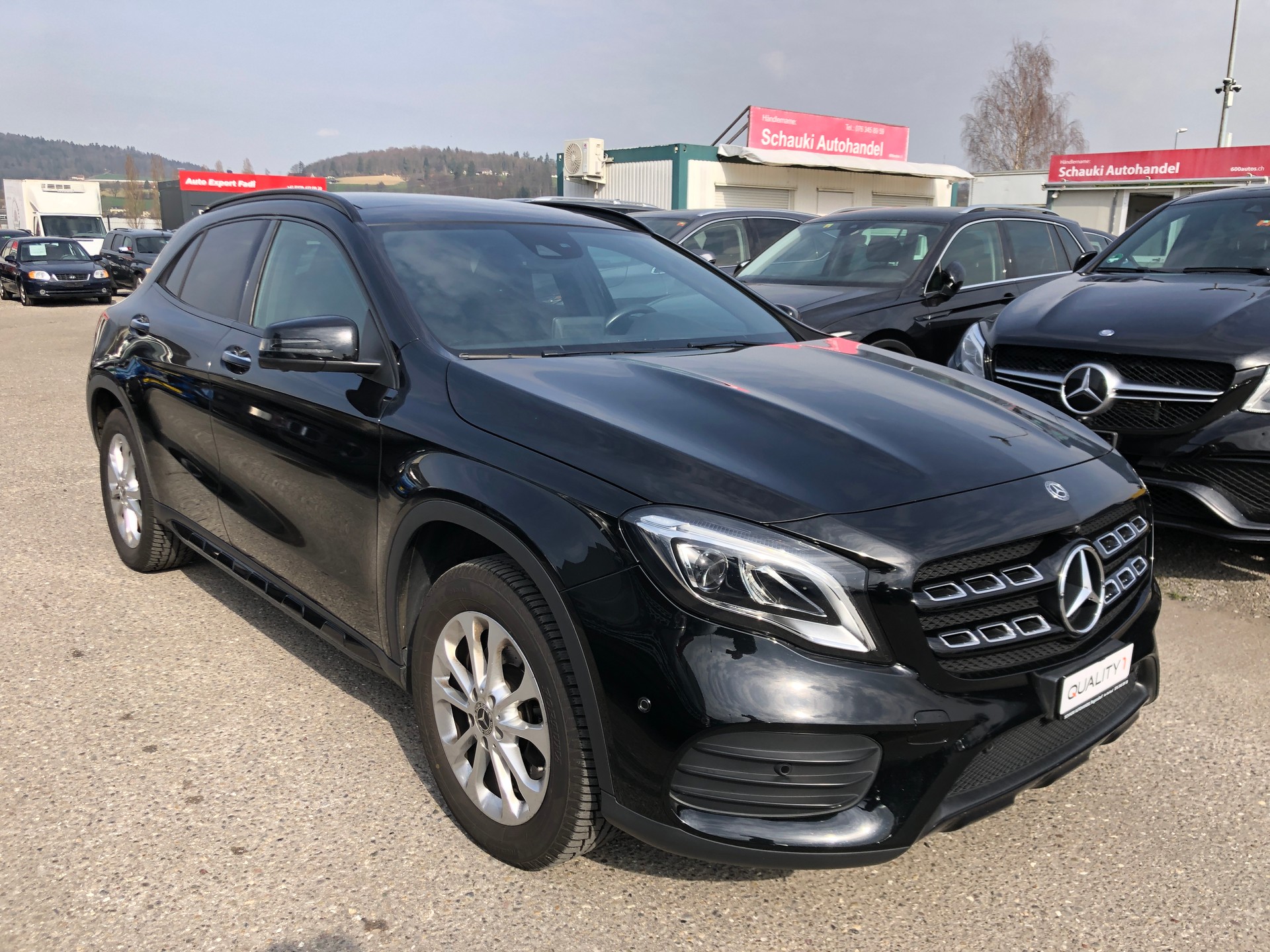 MERCEDES-BENZ GLA 220 AMG Line 4Matic 7G-DCT-showroom-element-2