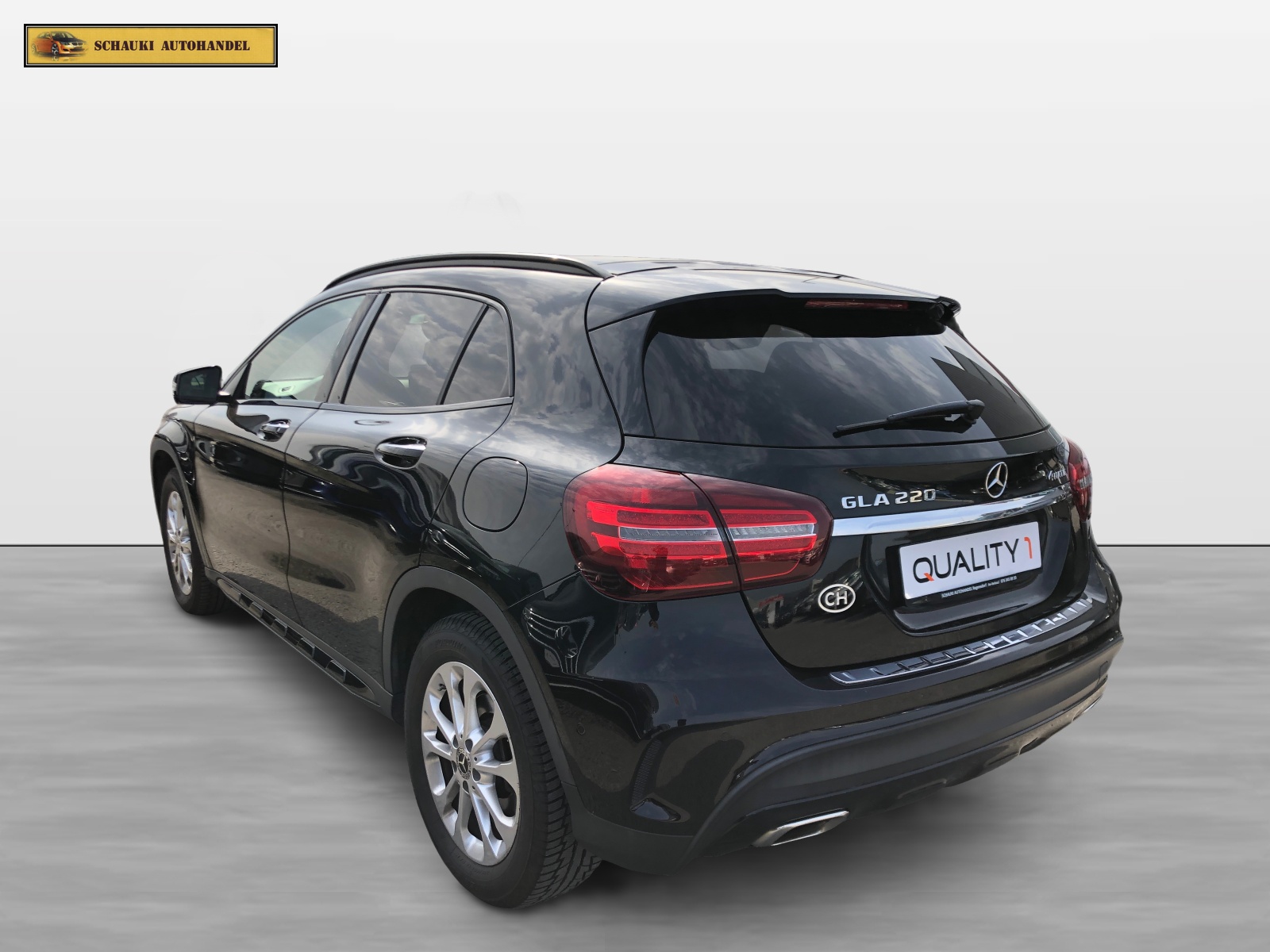 MERCEDES-BENZ GLA 220 AMG Line 4Matic 7G-DCT-image-5