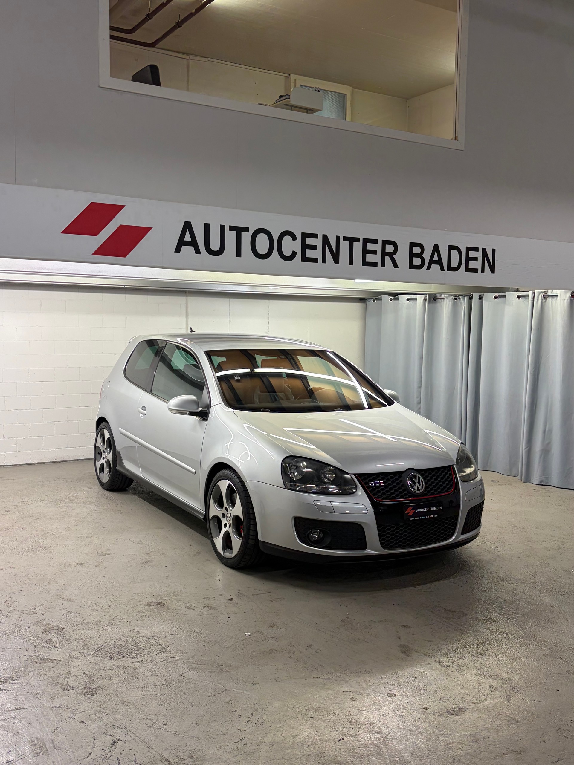 VW Golf 2.0 TFSI GTI-image-1