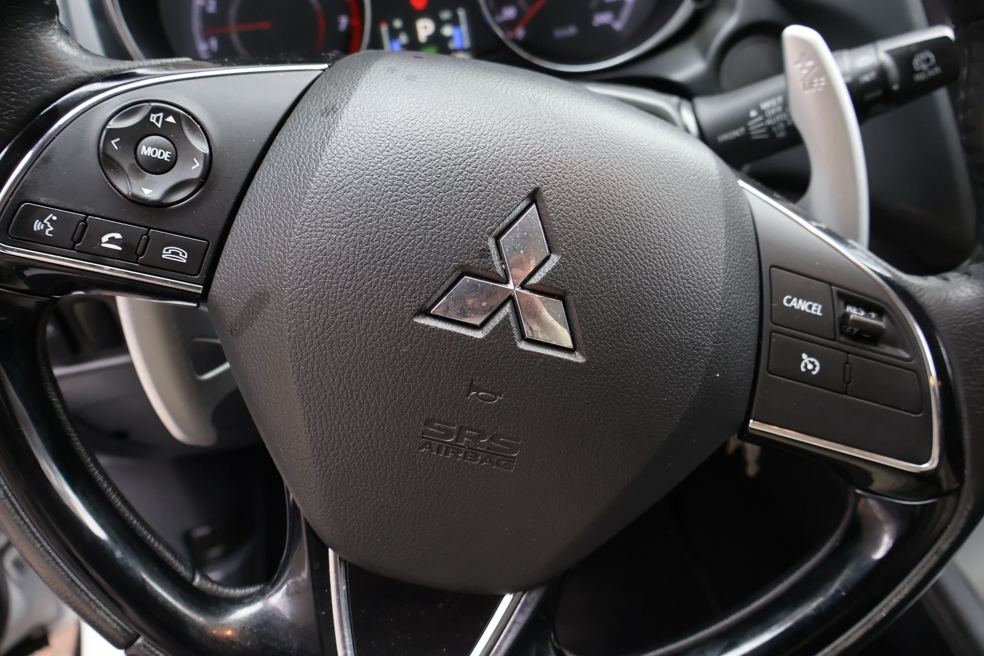MITSUBISHI ASX 2.0 MIVEC Value 4WD Automat-image-8