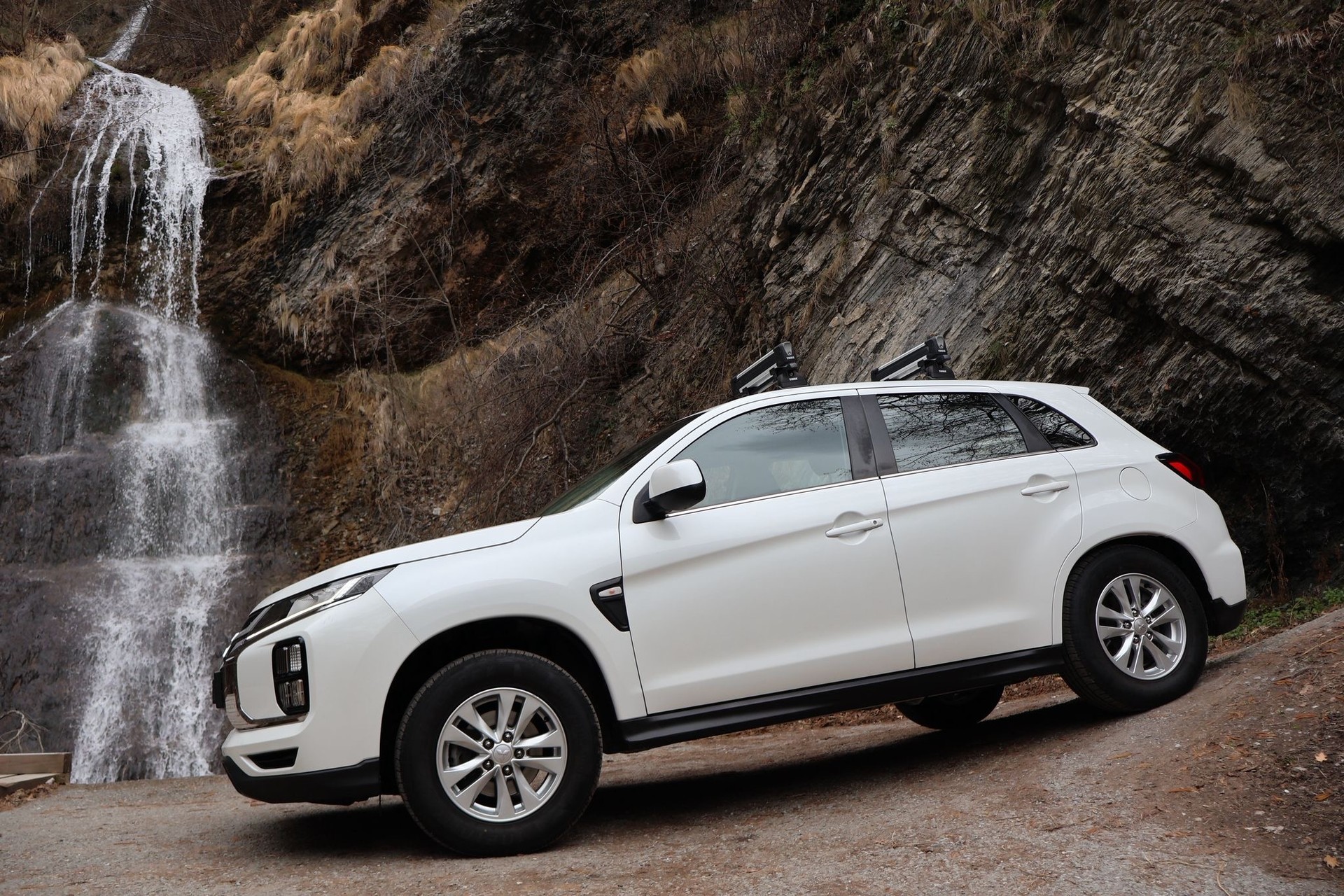 MITSUBISHI ASX 2.0 MIVEC Value 4WD Automat-image-1