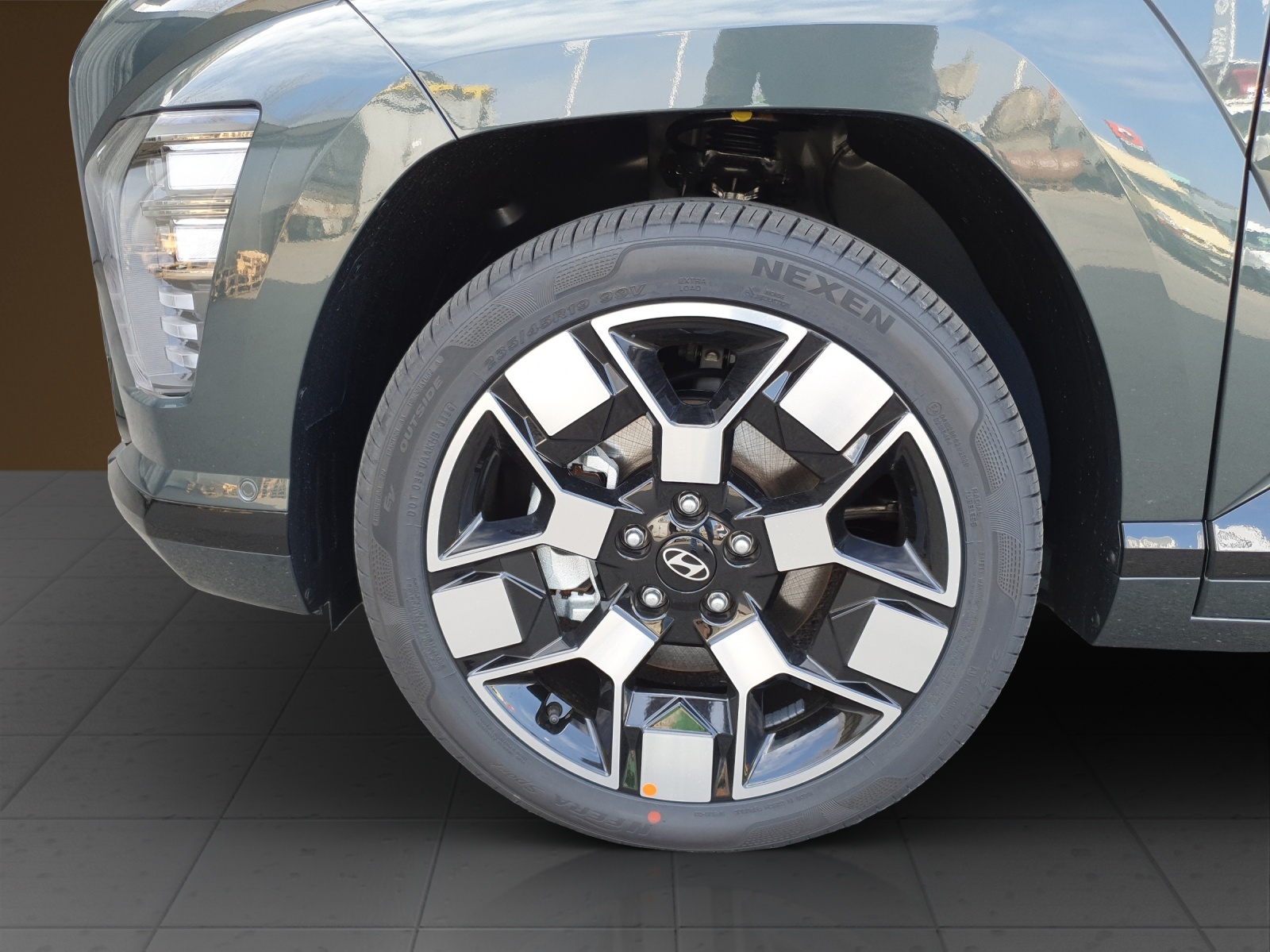 HYUNDAI Kona Electric Vertex Two Tone 19"-image-13