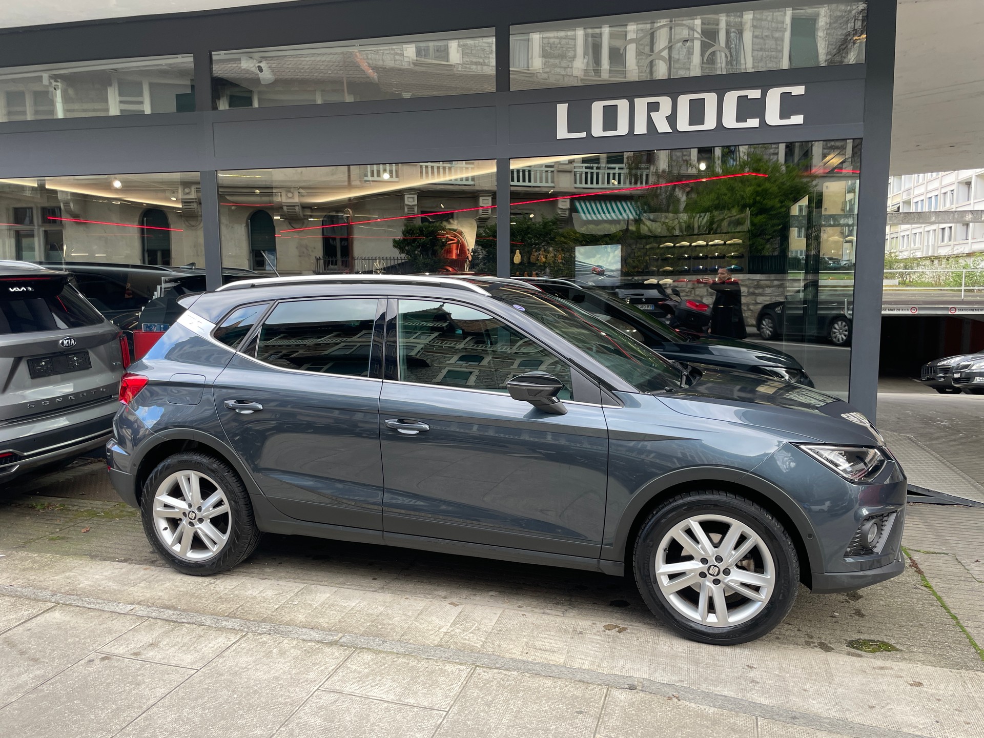 SEAT Arona 1.0TSI FR-image-1
