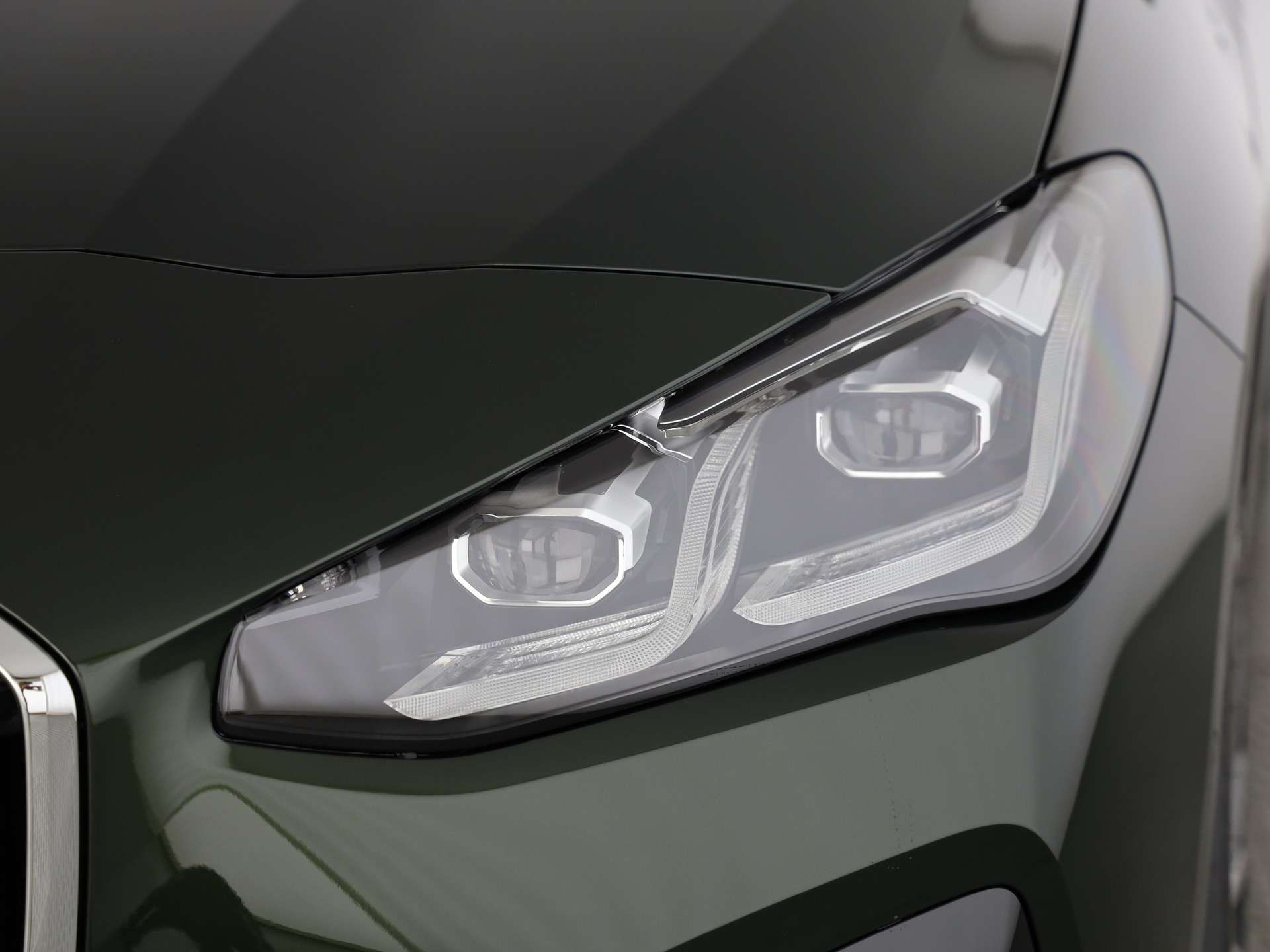BMW 230e xDrive Active Tourer-image-5
