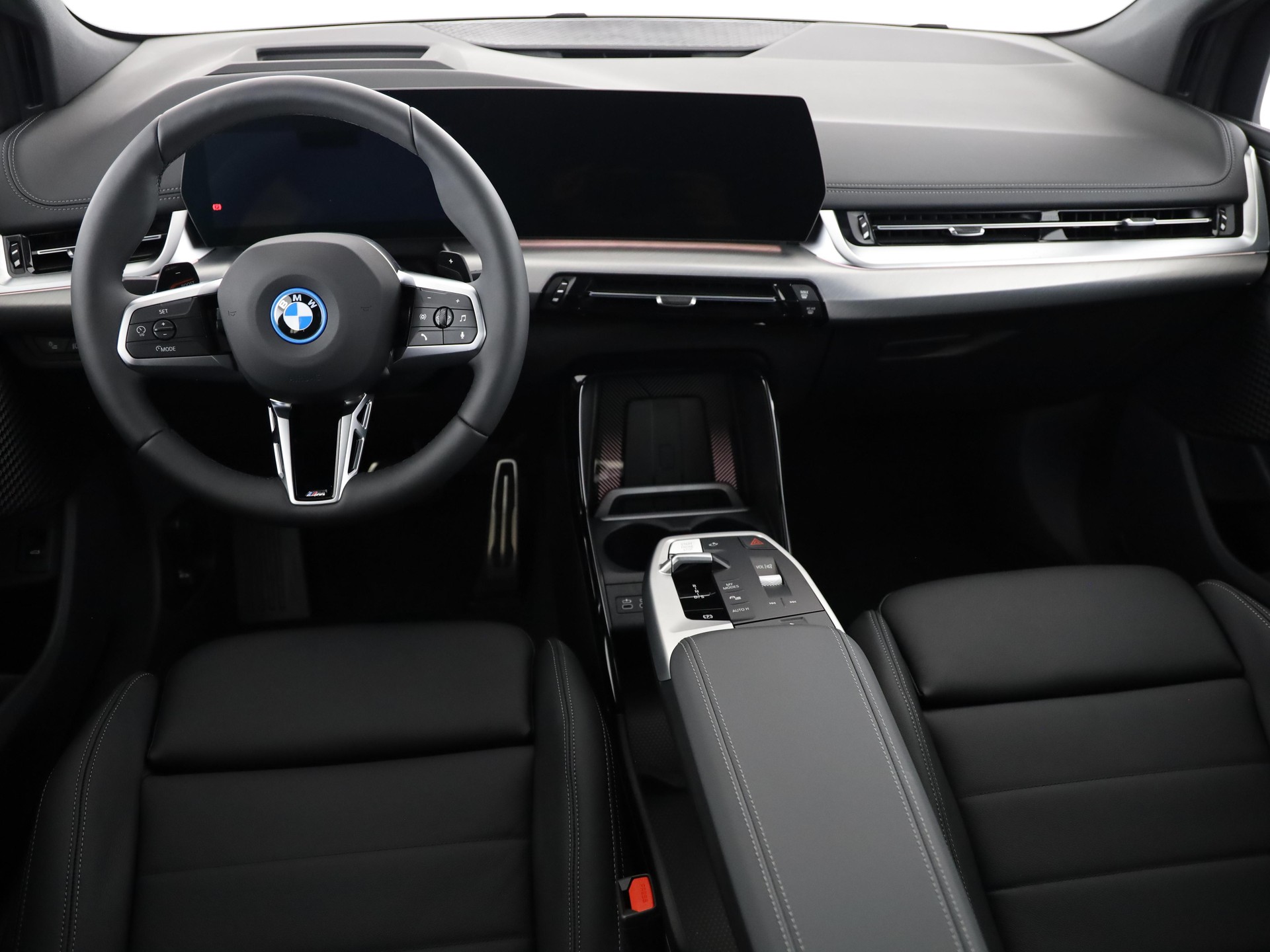 BMW 230e xDrive Active Tourer-image-17