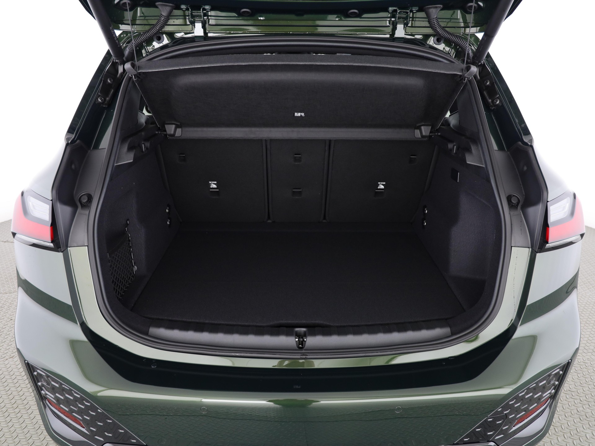 BMW 230e xDrive Active Tourer-image-6