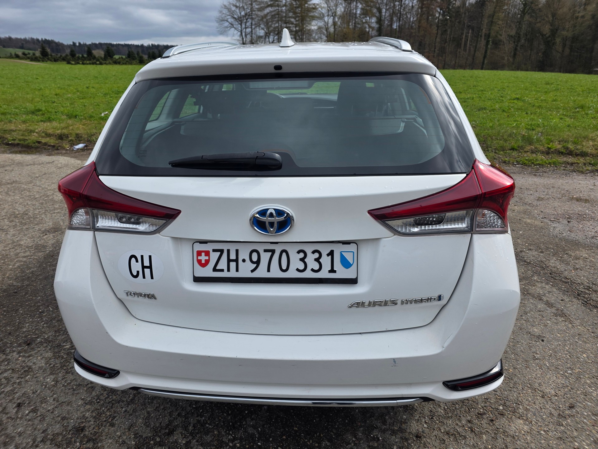 TOYOTA Auris Touring Sports 1.8 HSD Terra e-CVT-image-7