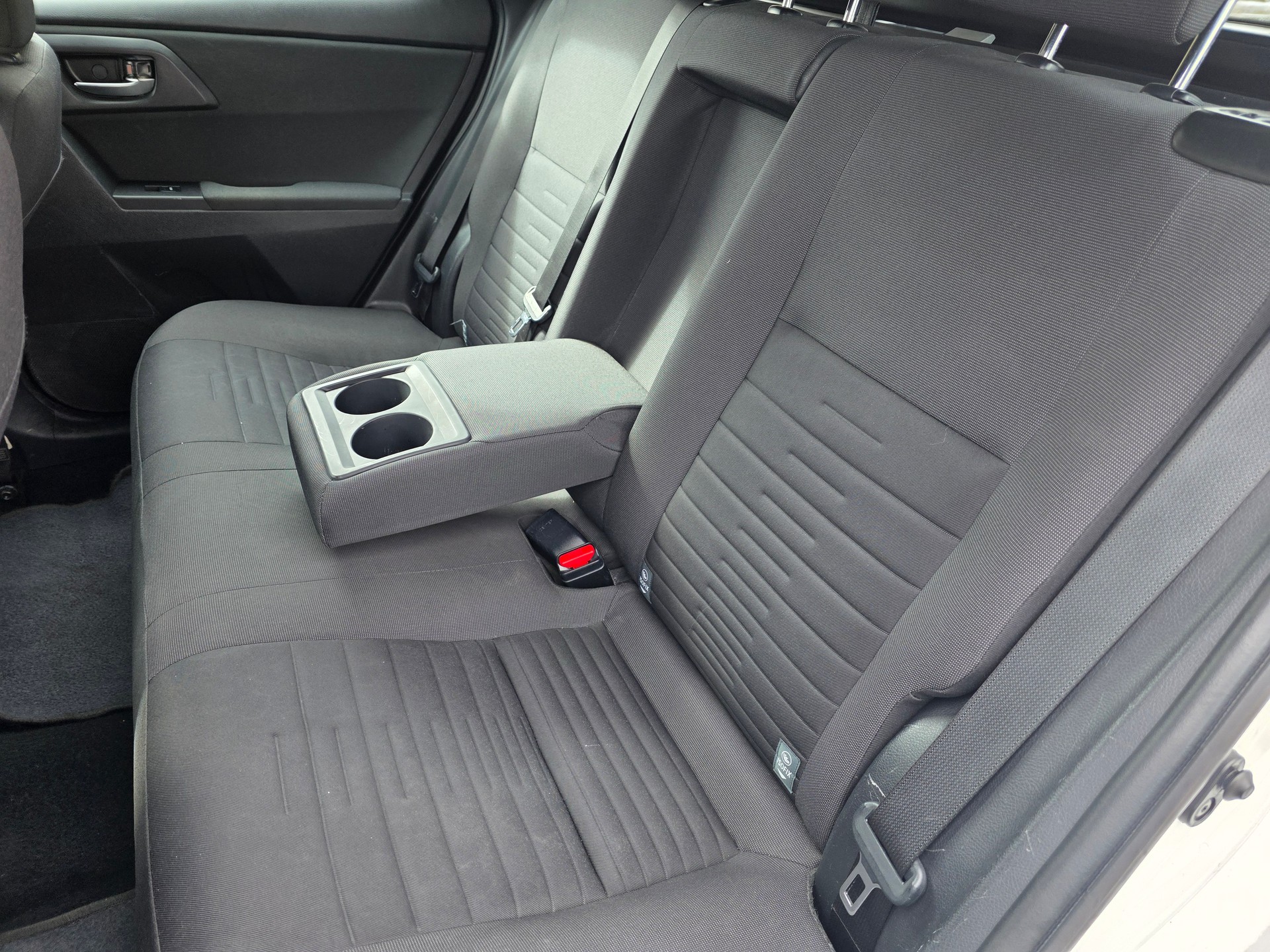 TOYOTA Auris Touring Sports 1.8 HSD Terra e-CVT-image-8