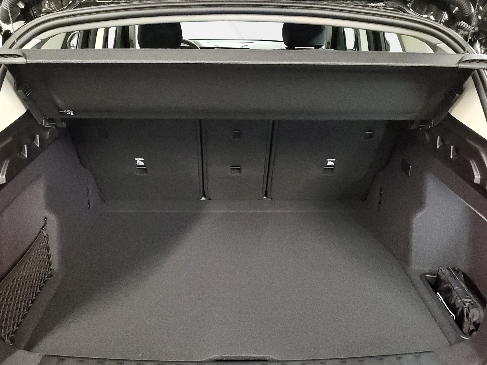 BMW iX1 xDrive 30-image-19