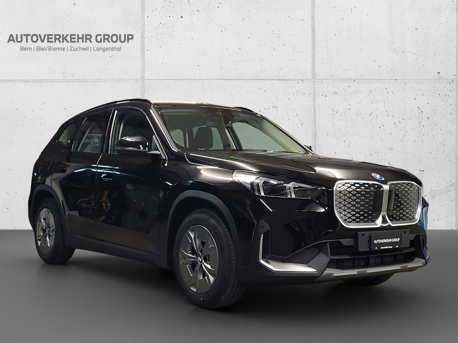 BMW iX1 xDrive 30-showroom-element-2