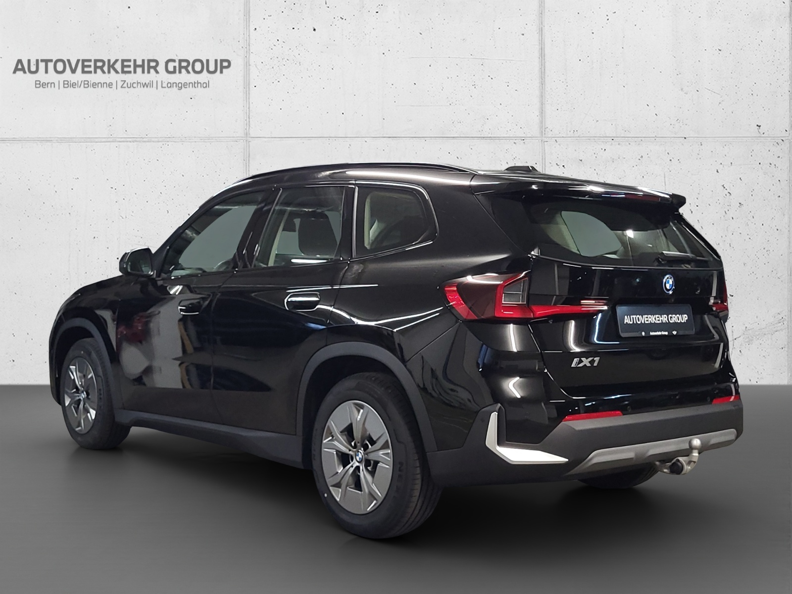BMW iX1 xDrive 30-image-6