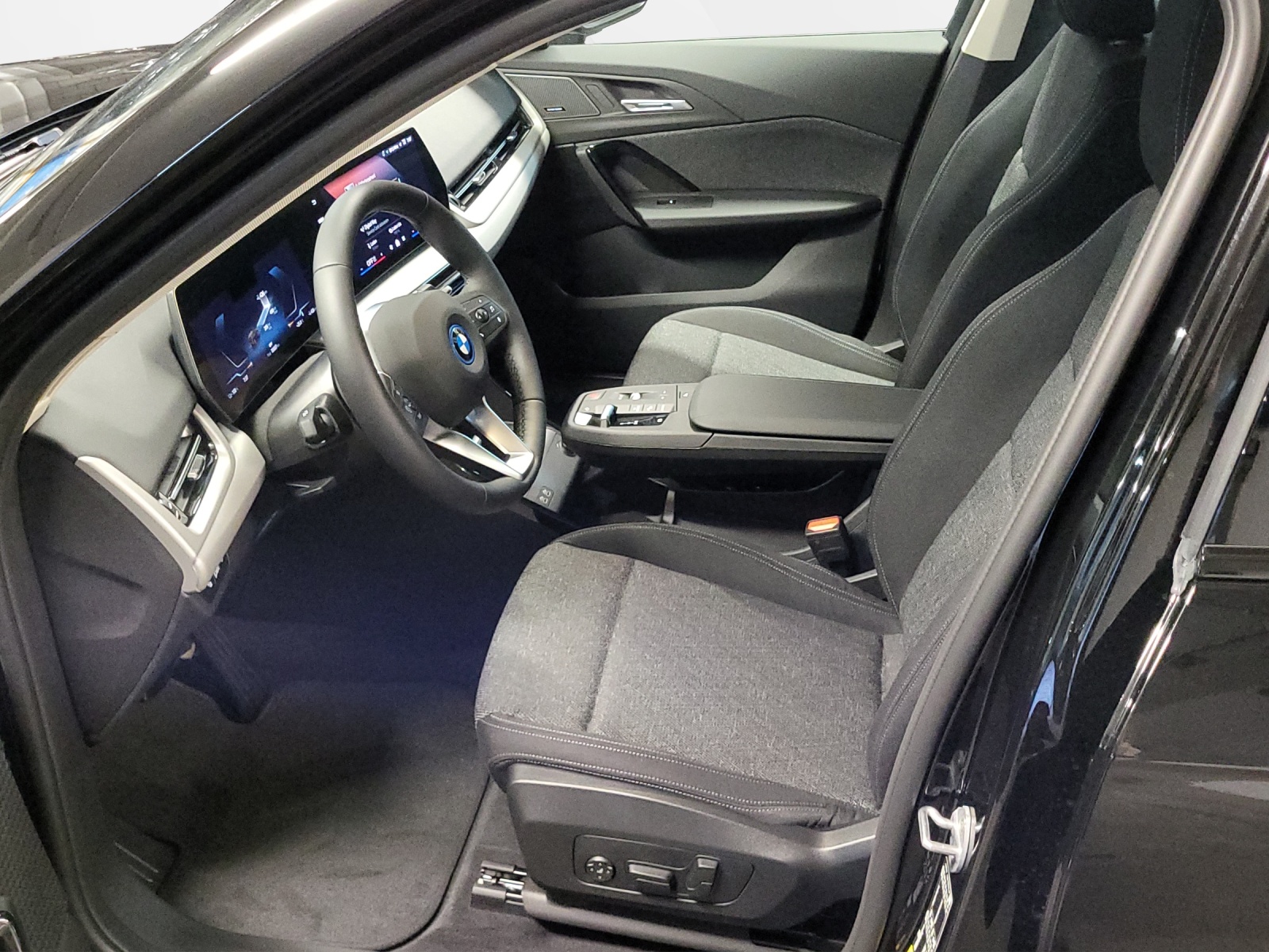 BMW iX1 xDrive 30-image-9
