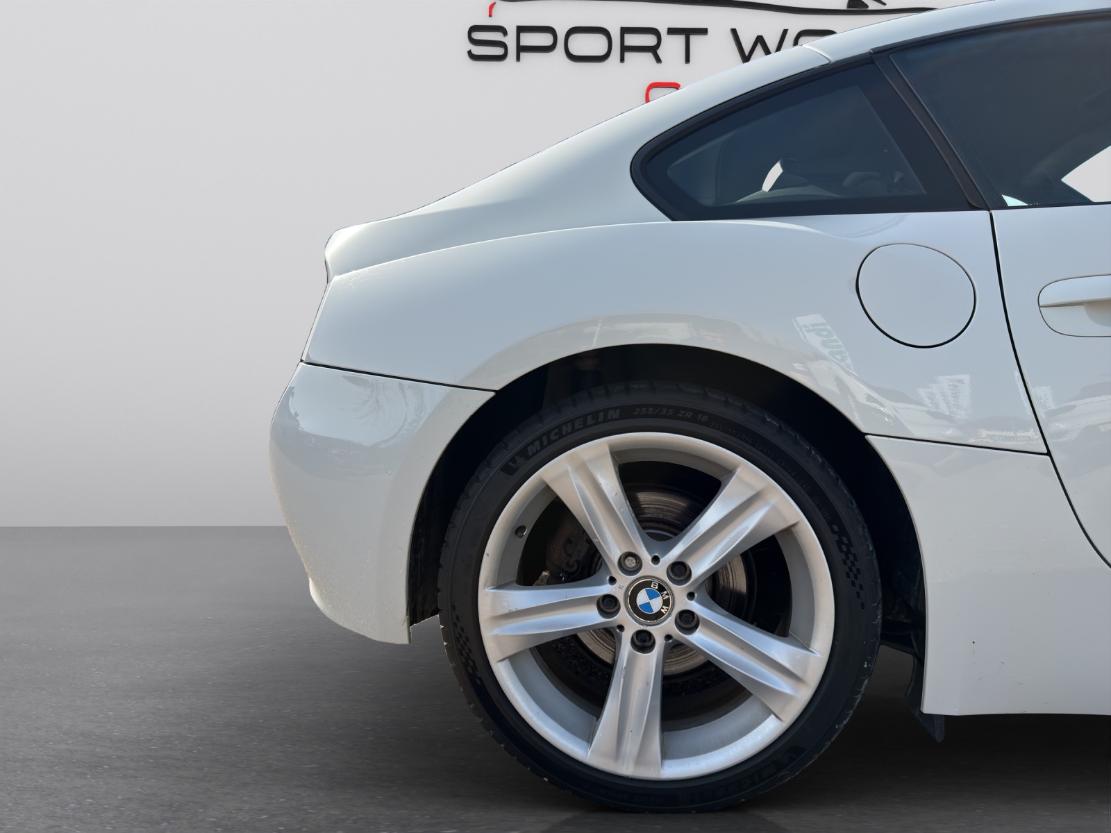 BMW Z4 3.0si Coupé-image-20