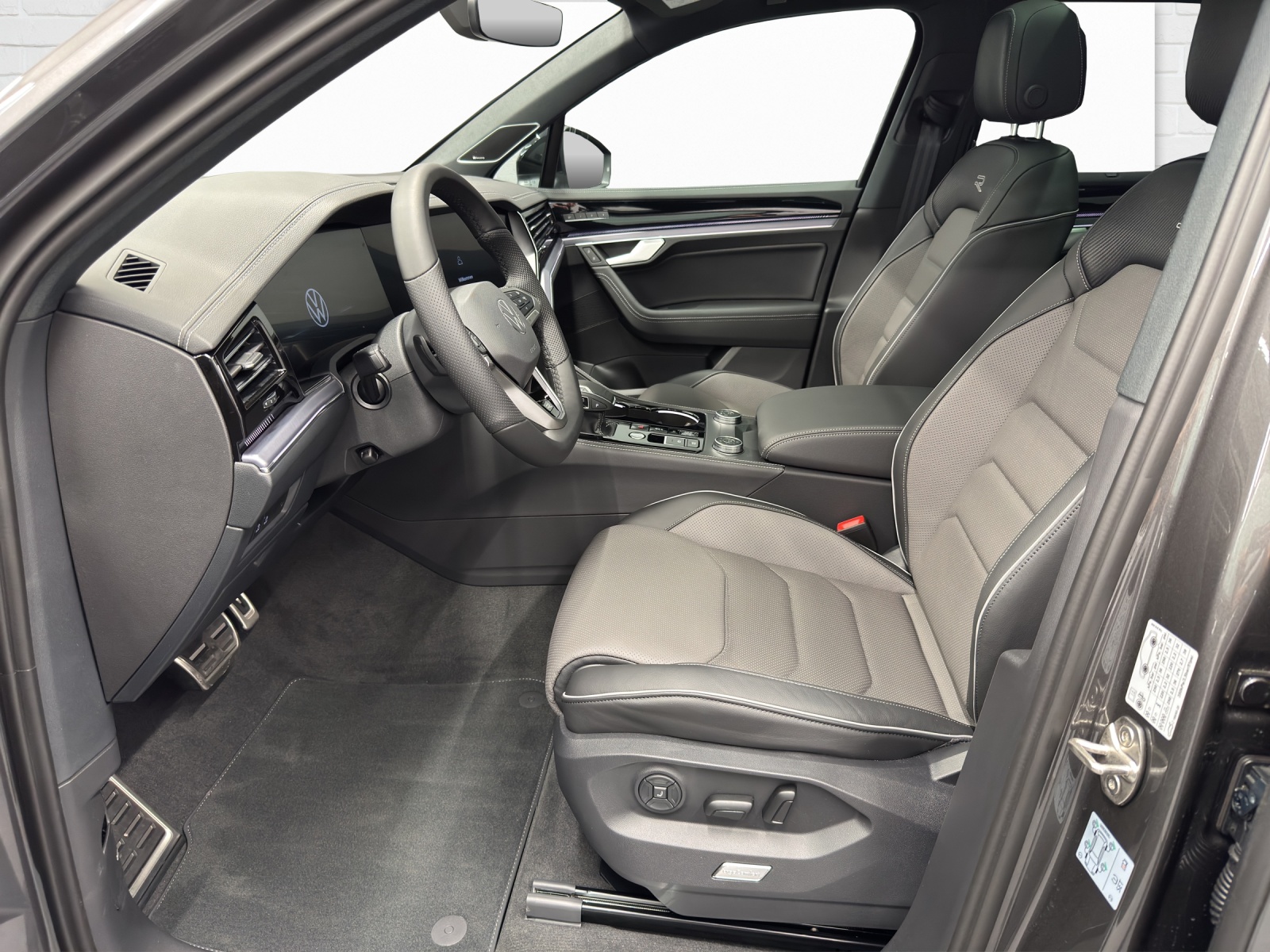 VW Touareg 3.0 V6 TDI 286 R-Line Final Edition-image-6