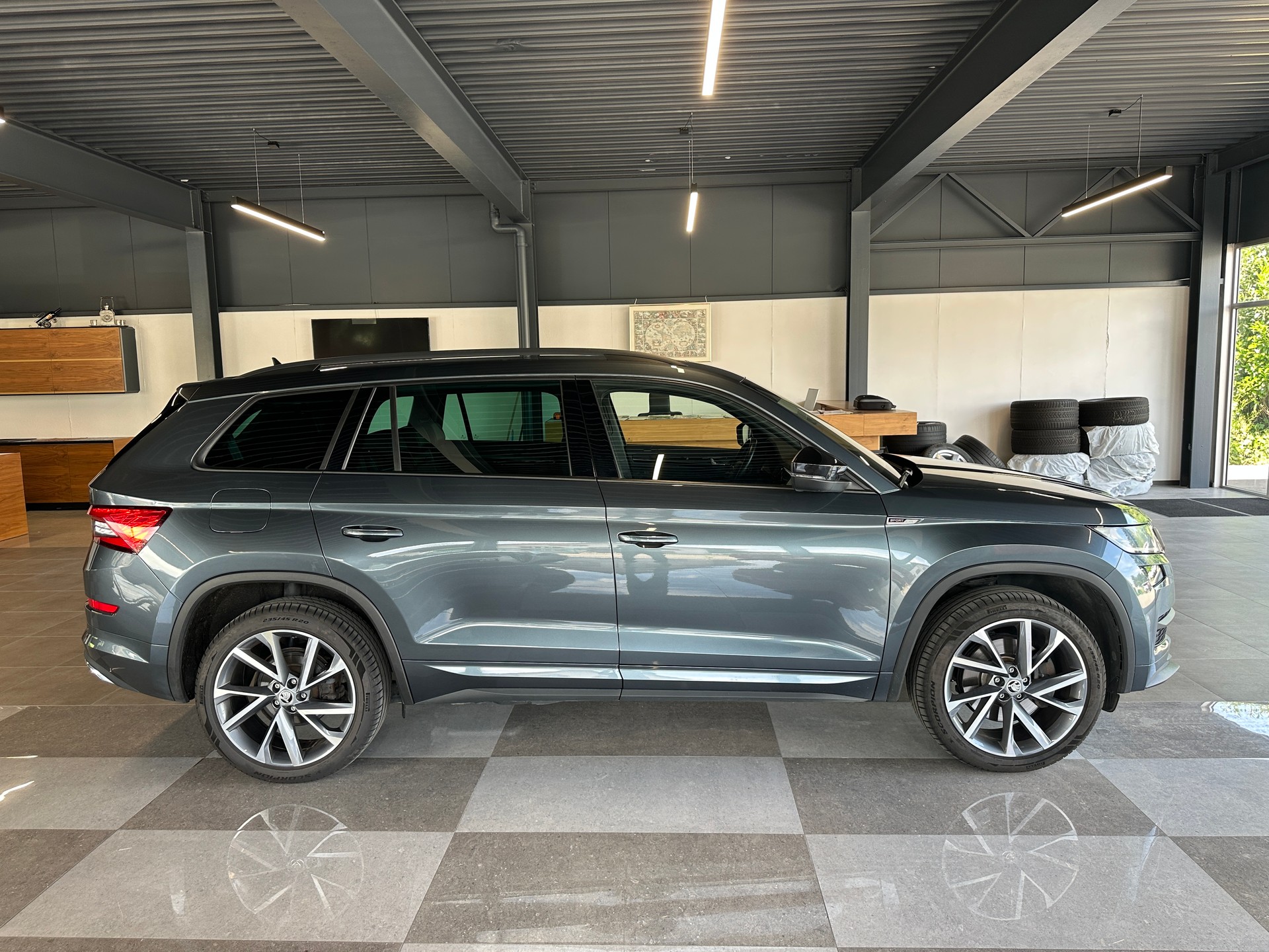 SKODA Kodiaq 2.0 TSI 4x4 Sport Line 7pl.-image-4
