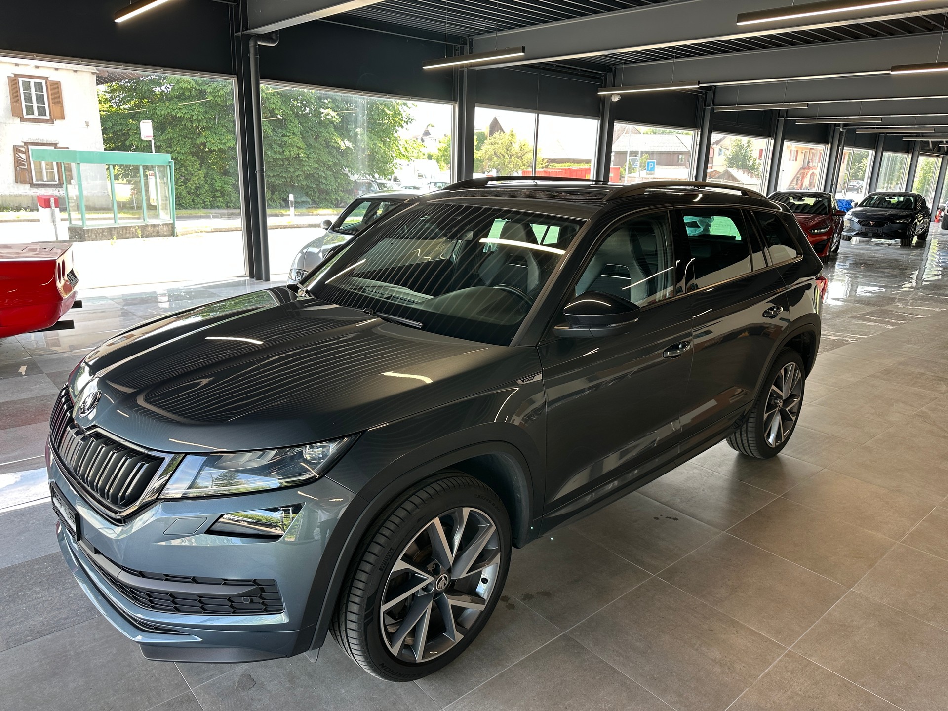 SKODA Kodiaq 2.0 TSI 4x4 Sport Line 7pl.-image-2