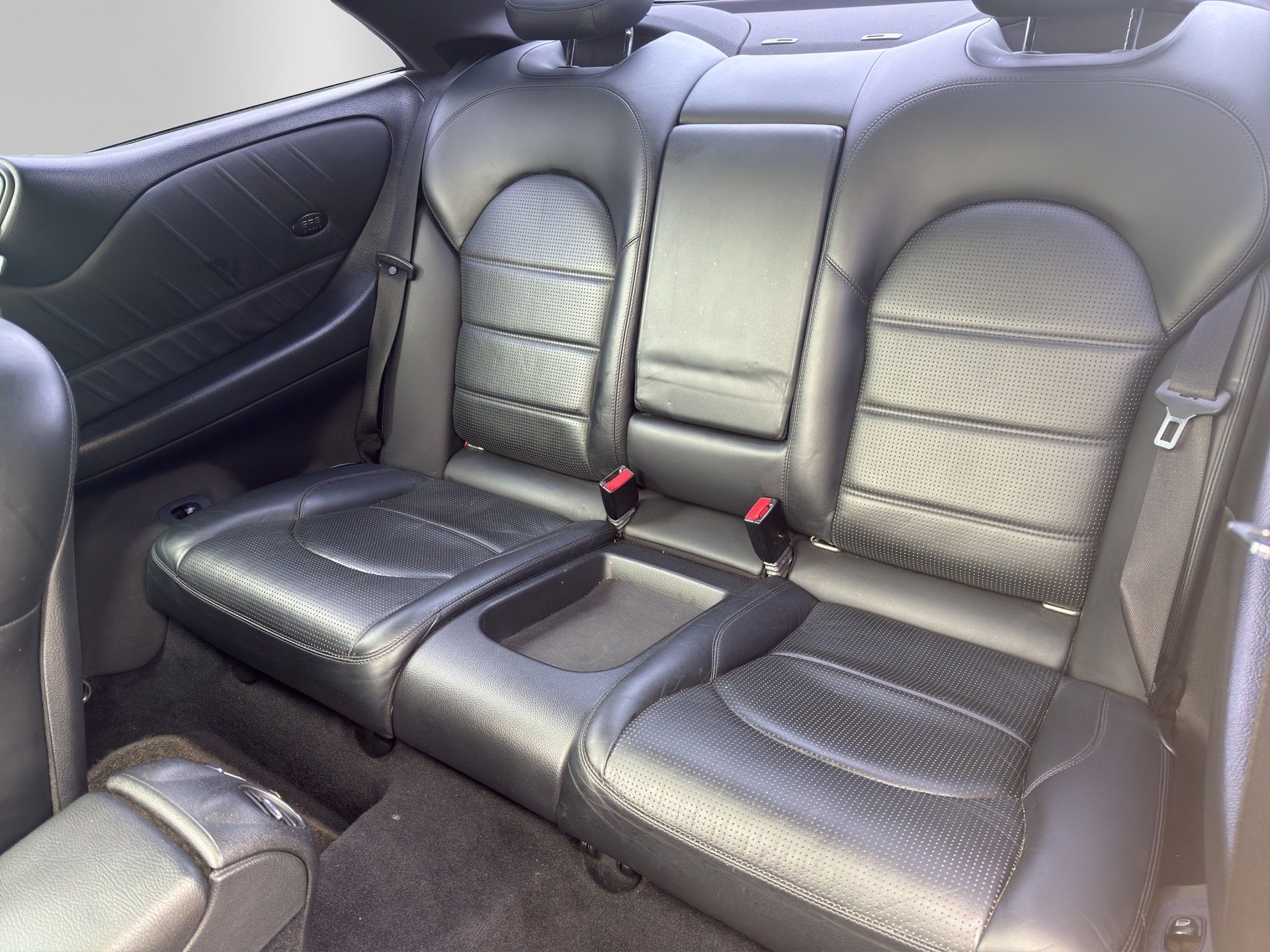 MERCEDES-BENZ CLK 63 AMG Avantgarde 7G-Tronic-image-14