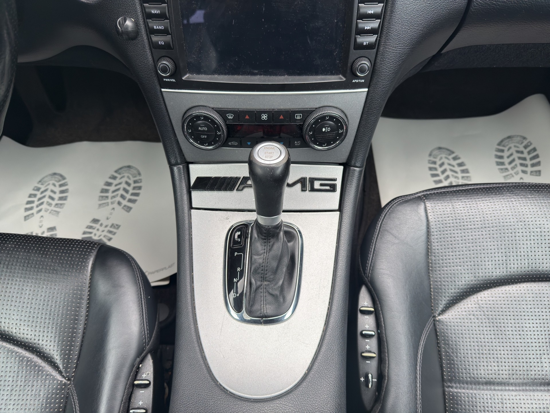 MERCEDES-BENZ CLK 63 AMG Avantgarde 7G-Tronic-image-11
