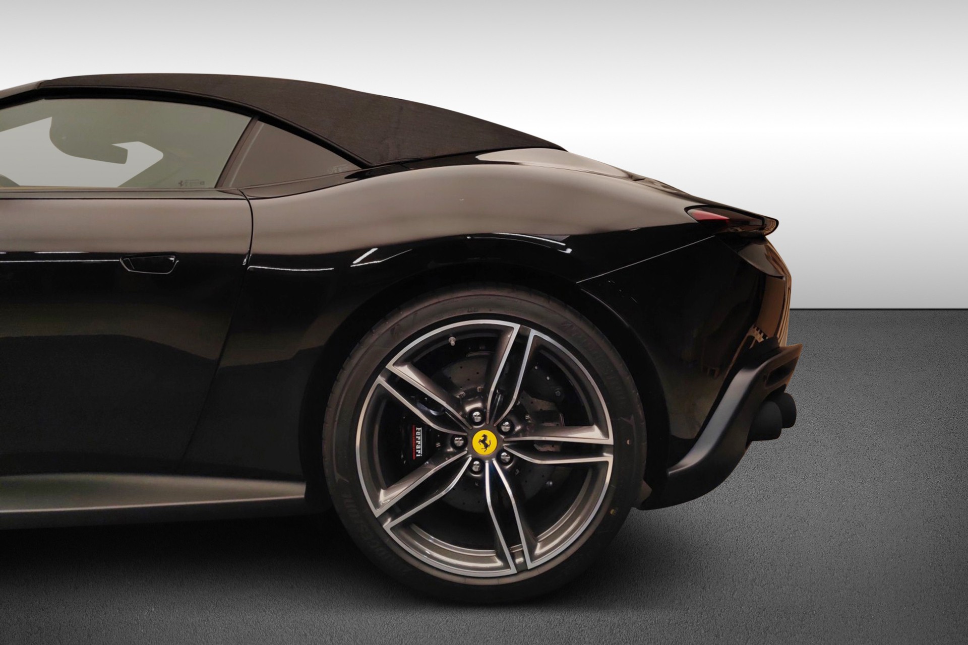 FERRARI Roma Spider-image-9