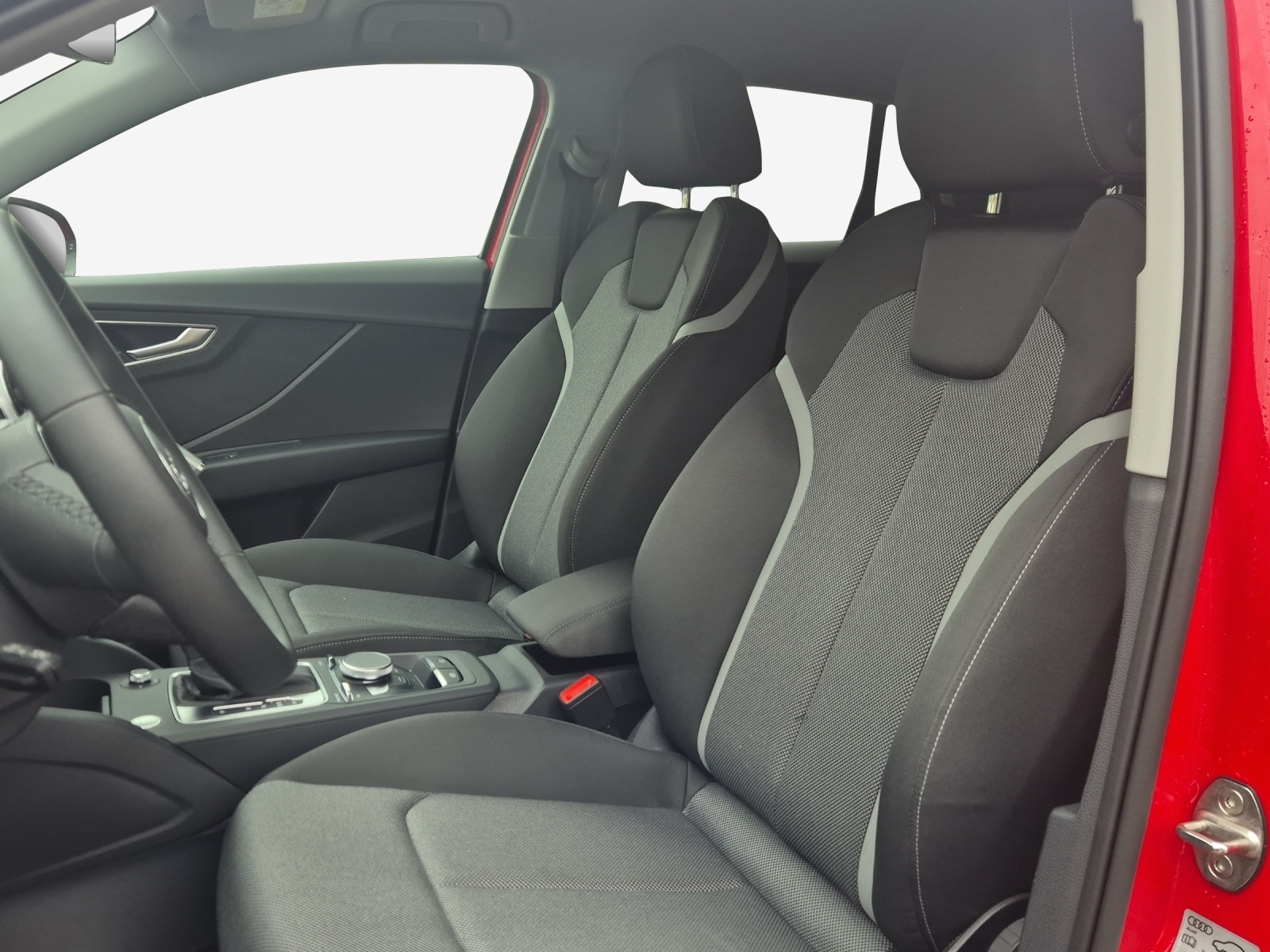 AUDI Q2 35 TFSI S line S-tronic-image-7