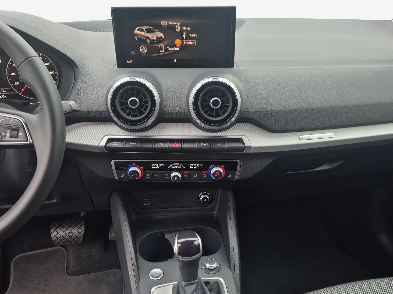 AUDI Q2 35 TFSI S line S-tronic-image-10