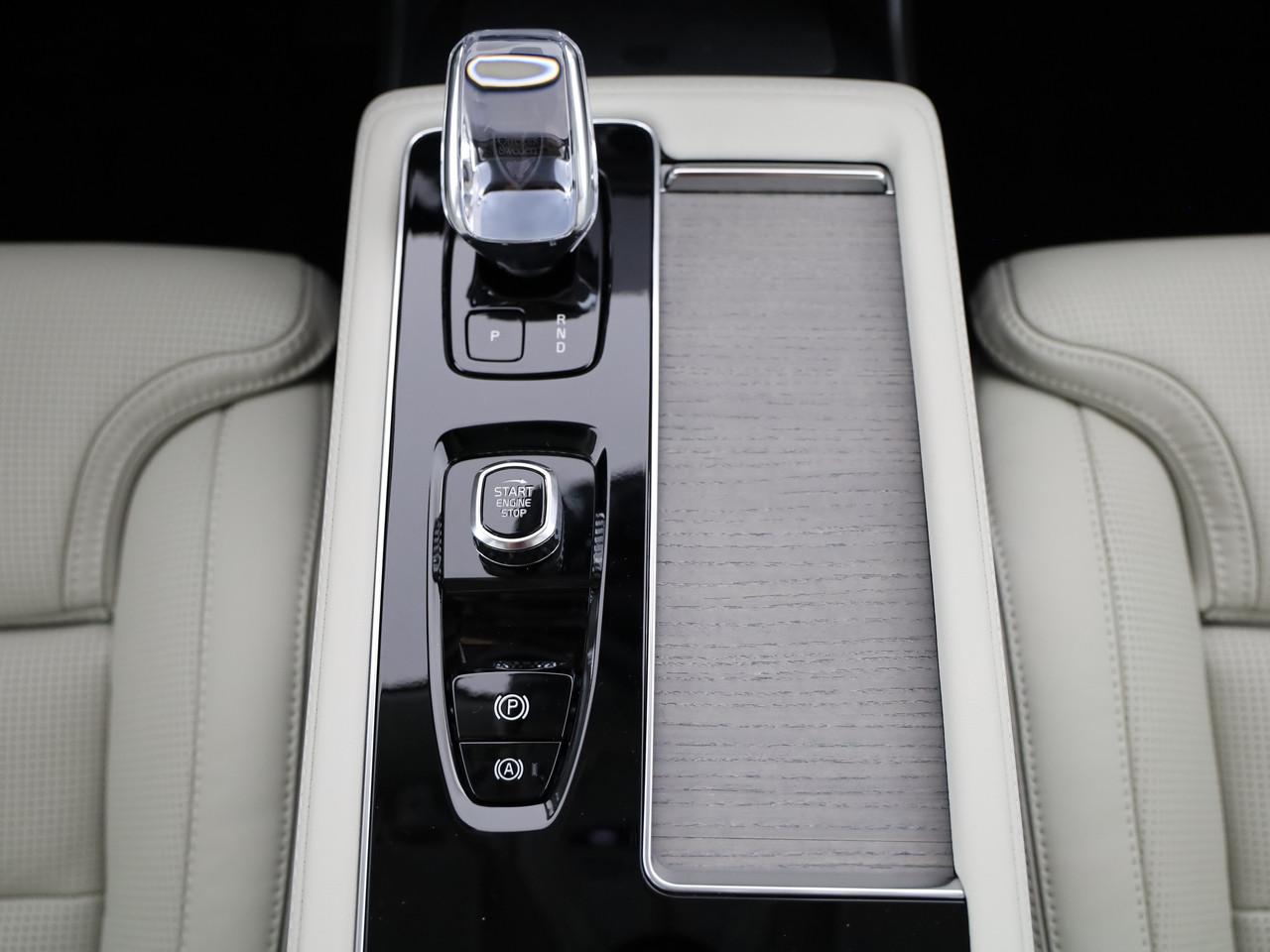 VOLVO XC90 2.0 T8 TE Ultra Dark eAWD-image-16