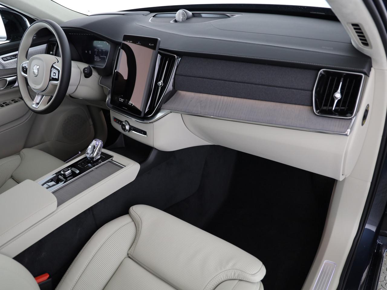 VOLVO XC90 2.0 T8 TE Ultra Dark eAWD-image-11