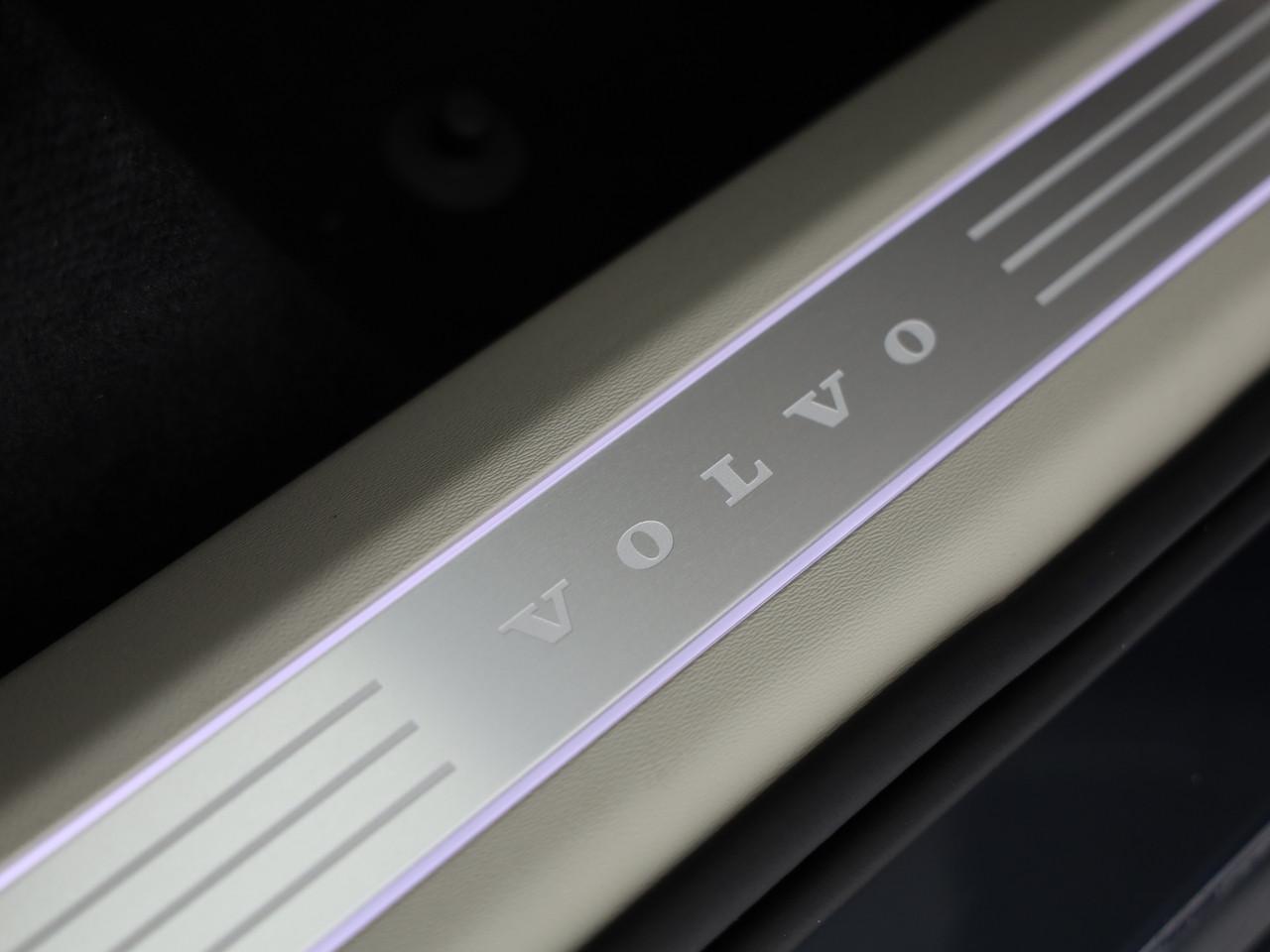VOLVO XC90 2.0 T8 TE Ultra Dark eAWD-image-13