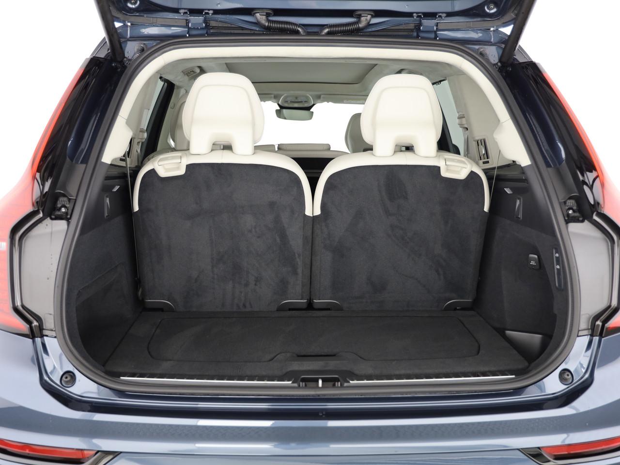 VOLVO XC90 2.0 T8 TE Ultra Dark eAWD-image-14